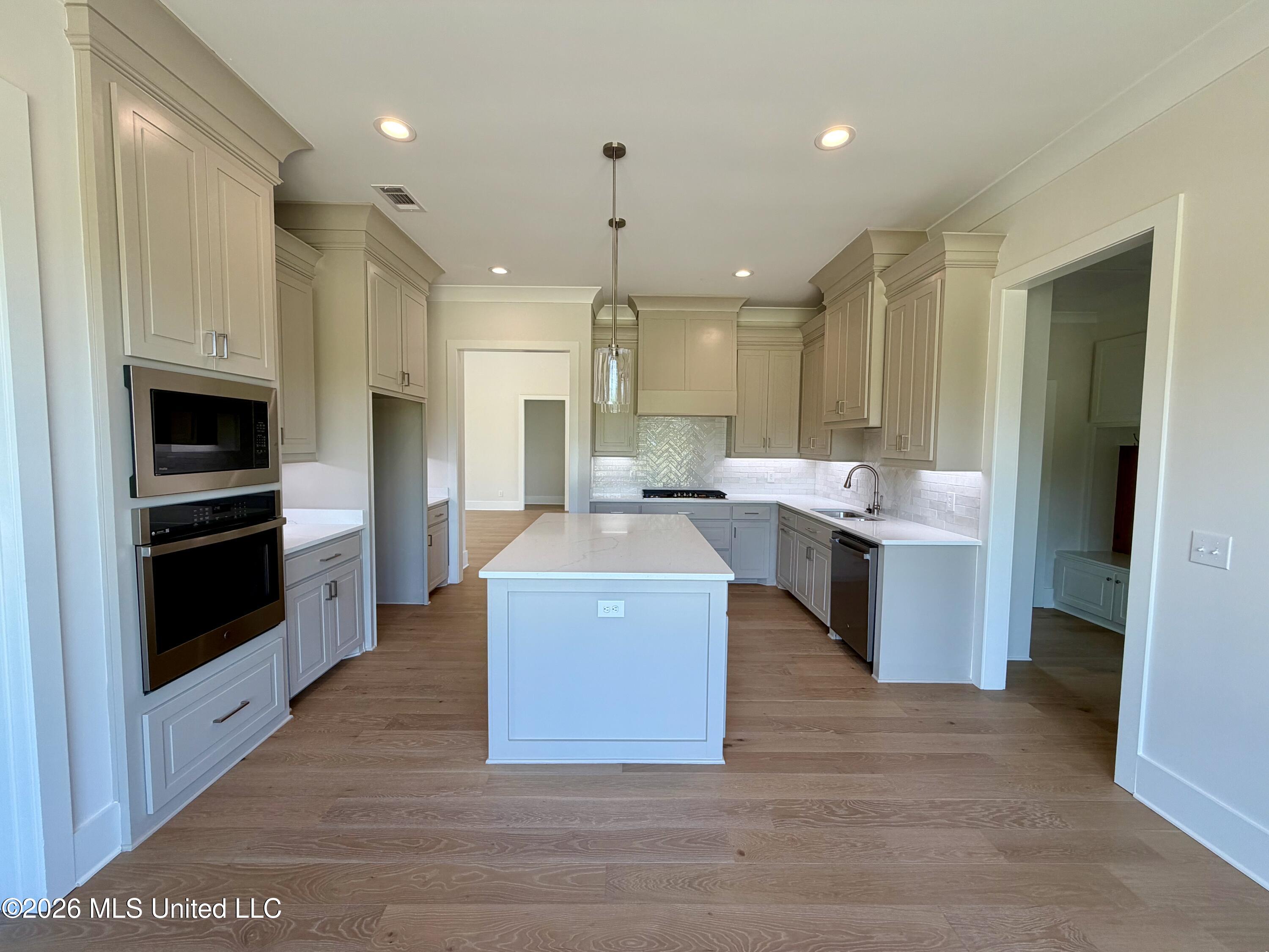 305 Mesa Cove Property Photo 14