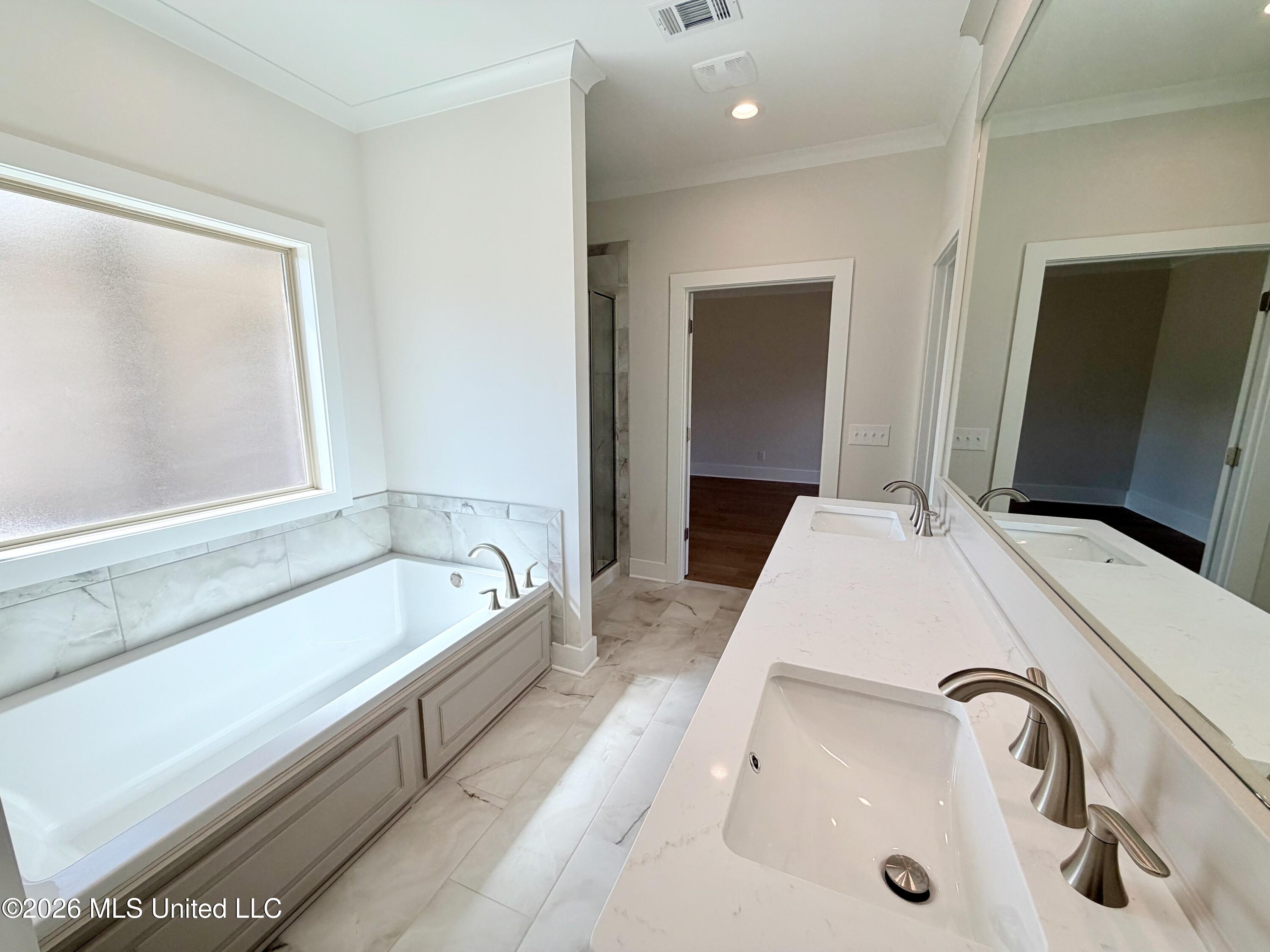 305 Mesa Cove Property Photo 20
