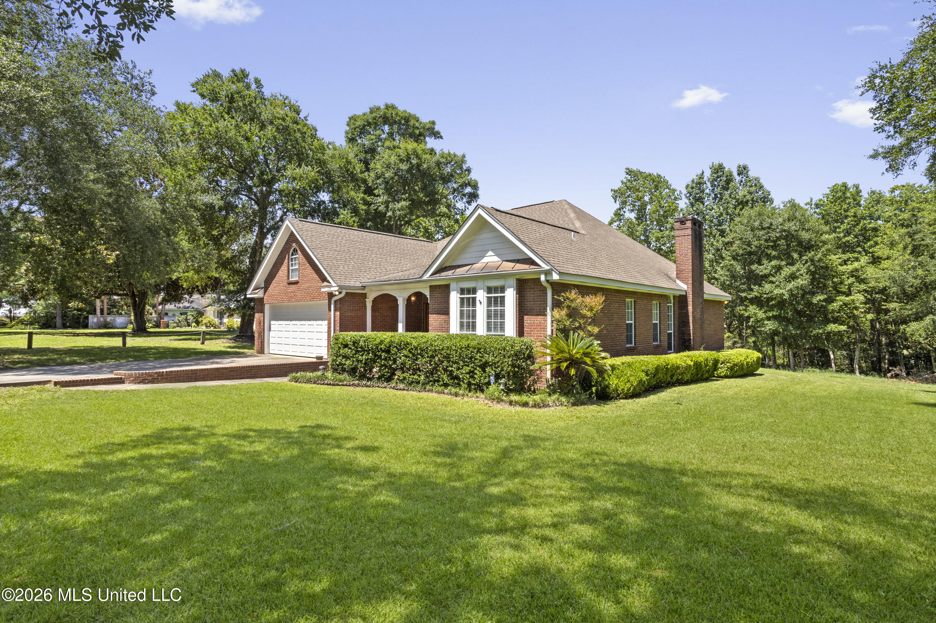 376 Lakeview Boulevard Property Photo 4