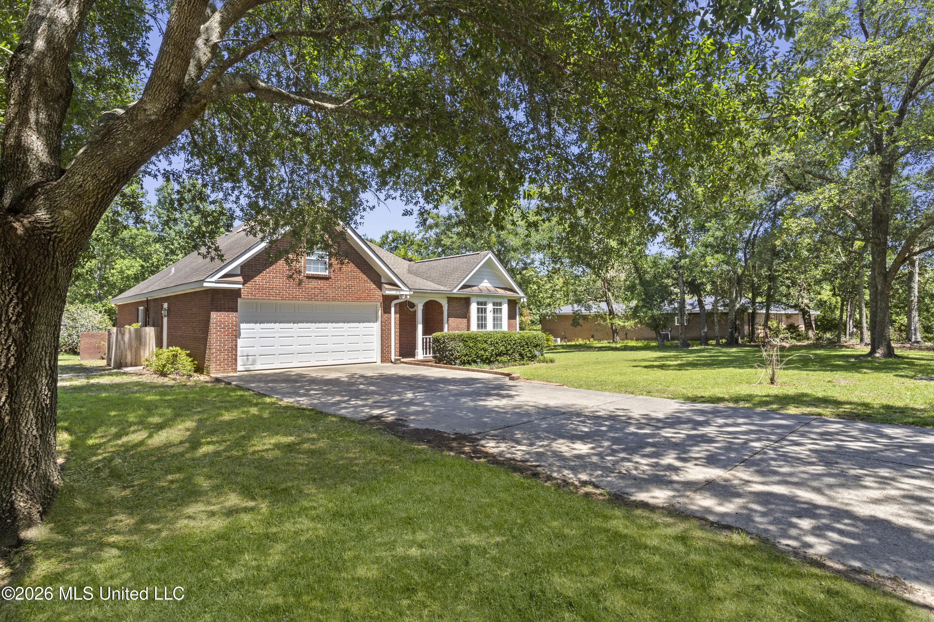 376 Lakeview Boulevard Property Photo 5