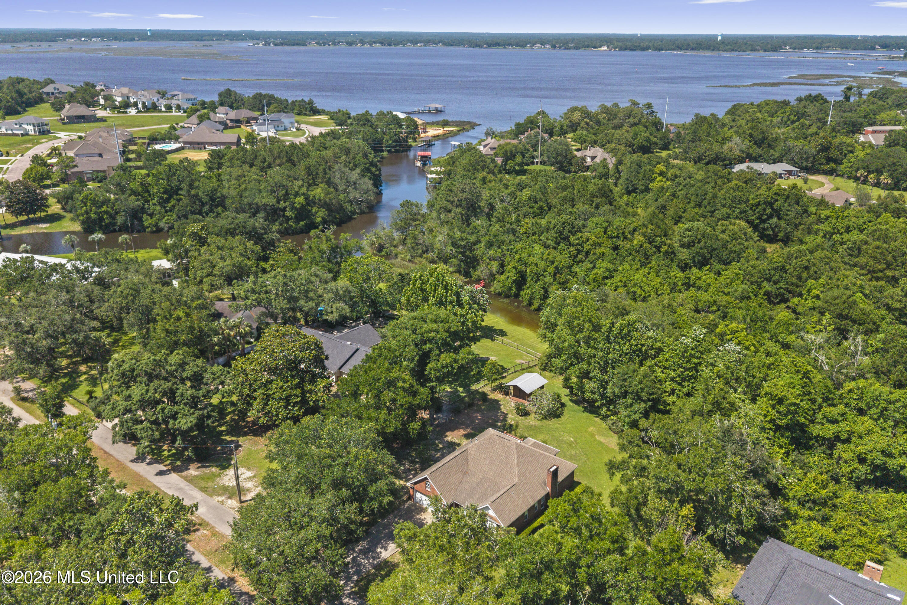 376 Lakeview Boulevard Property Photo 32