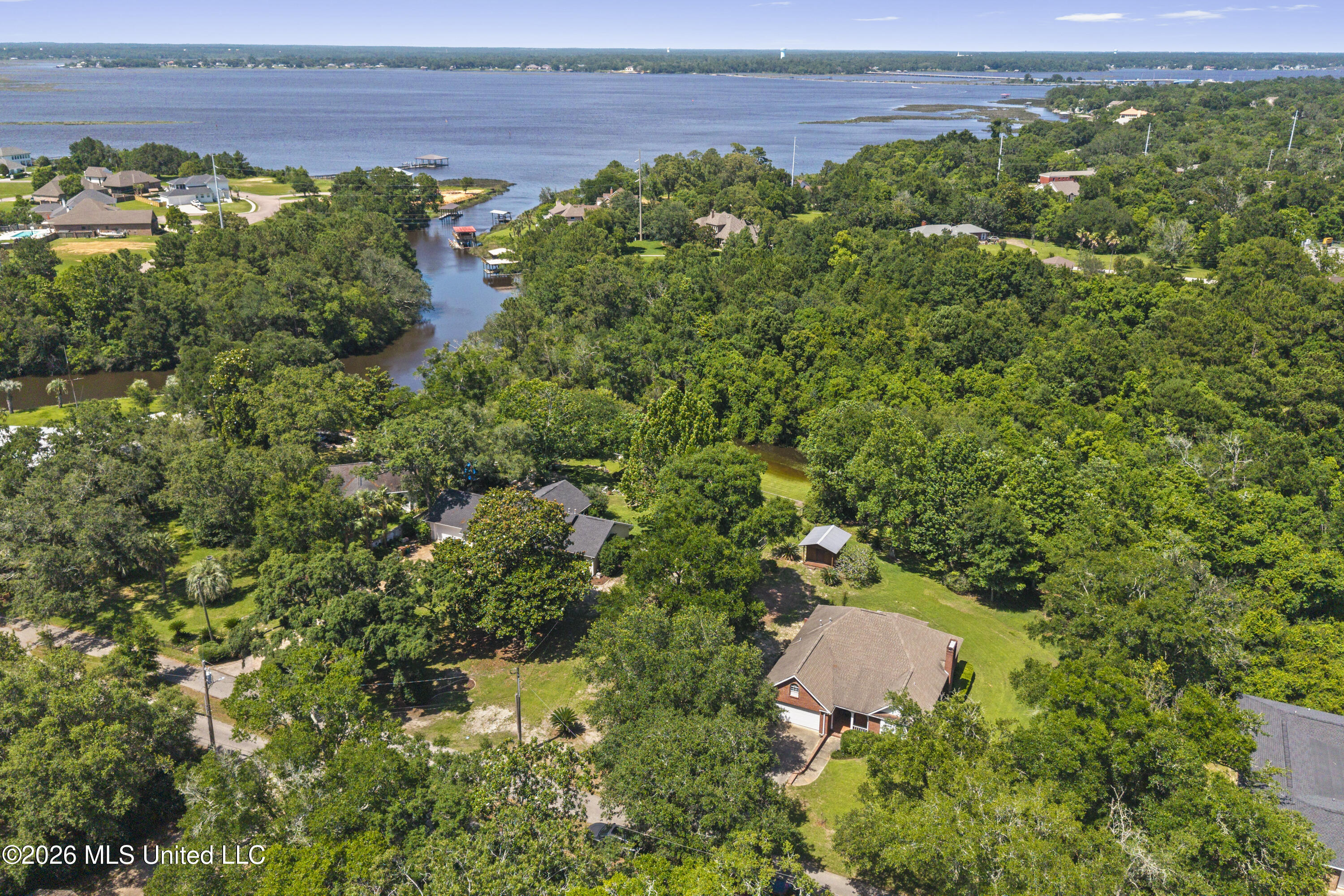 376 Lakeview Boulevard Property Photo 36
