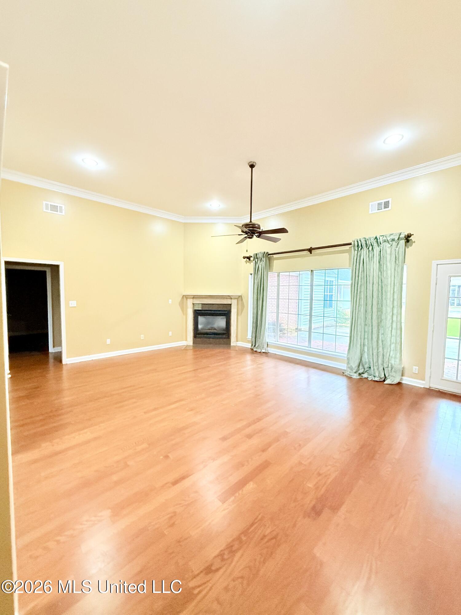 2465 Pryor Street Property Photo 2