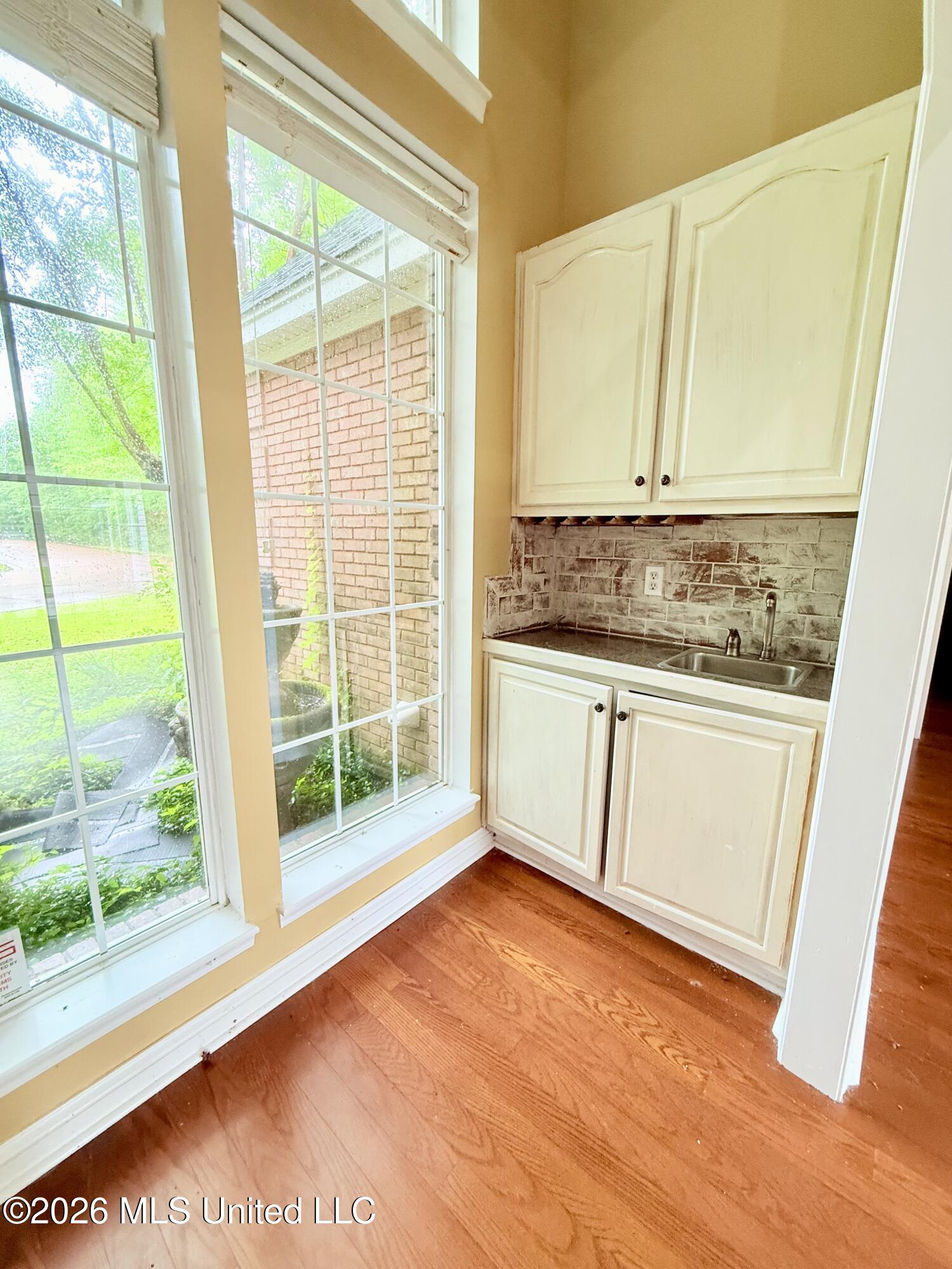 2465 Pryor Street Property Photo 10