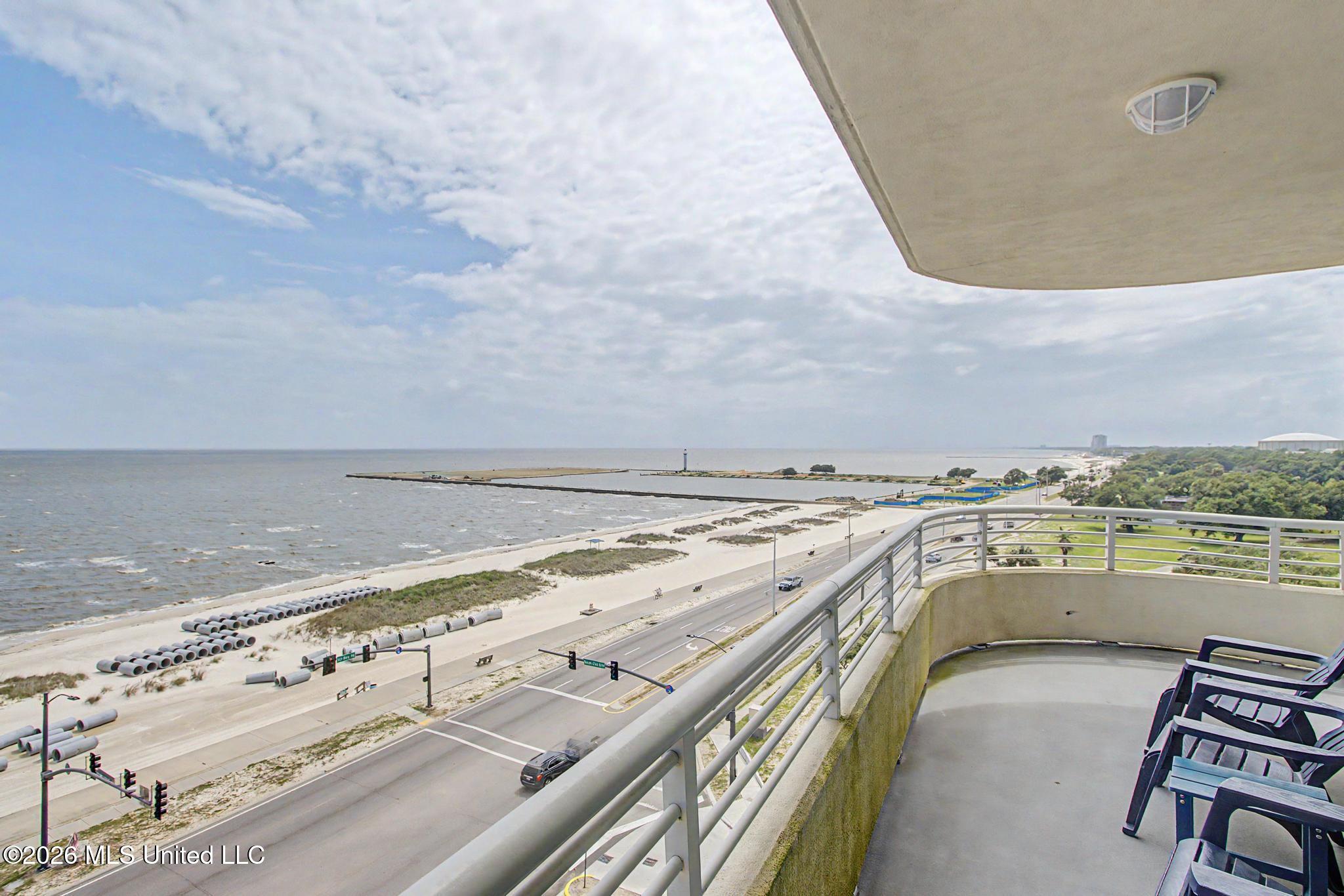 2060 Beach Boulevard Property Photo 3