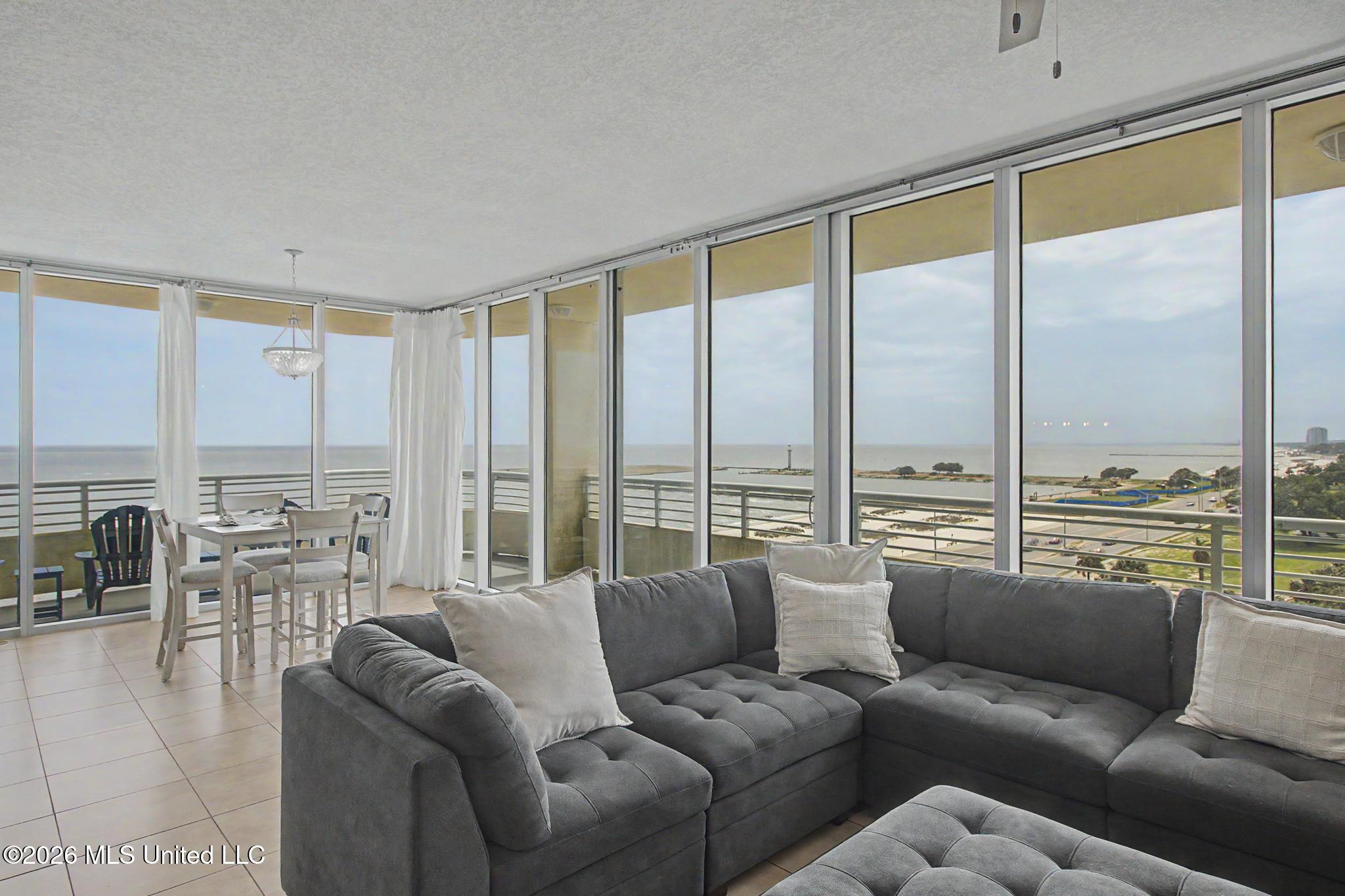 2060 Beach Boulevard Property Photo 5