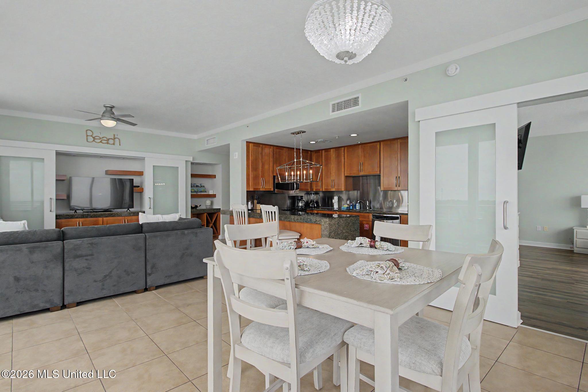 2060 Beach Boulevard Property Photo 7