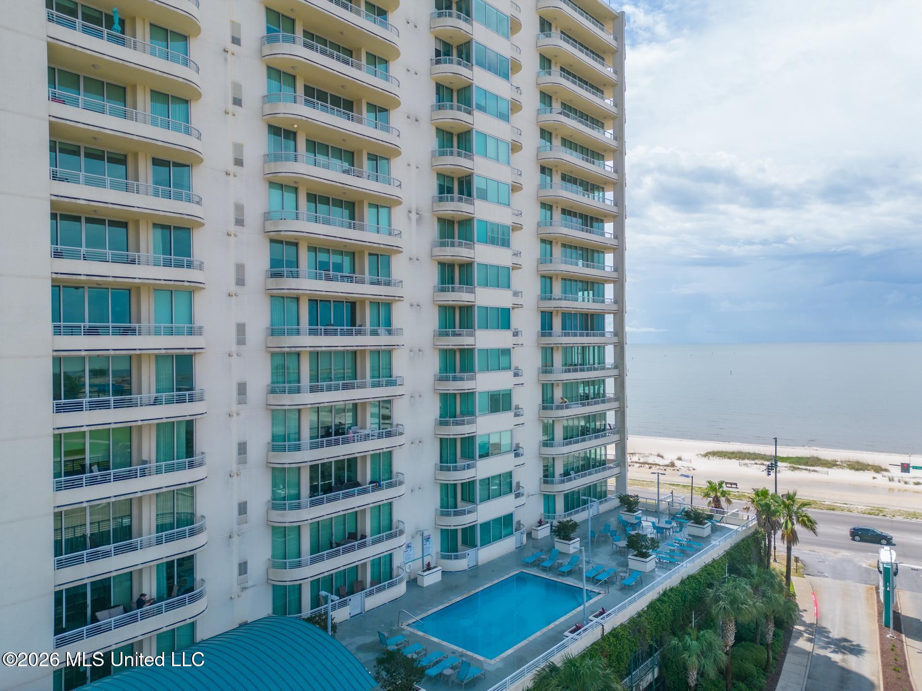 2060 Beach Boulevard Property Photo 11
