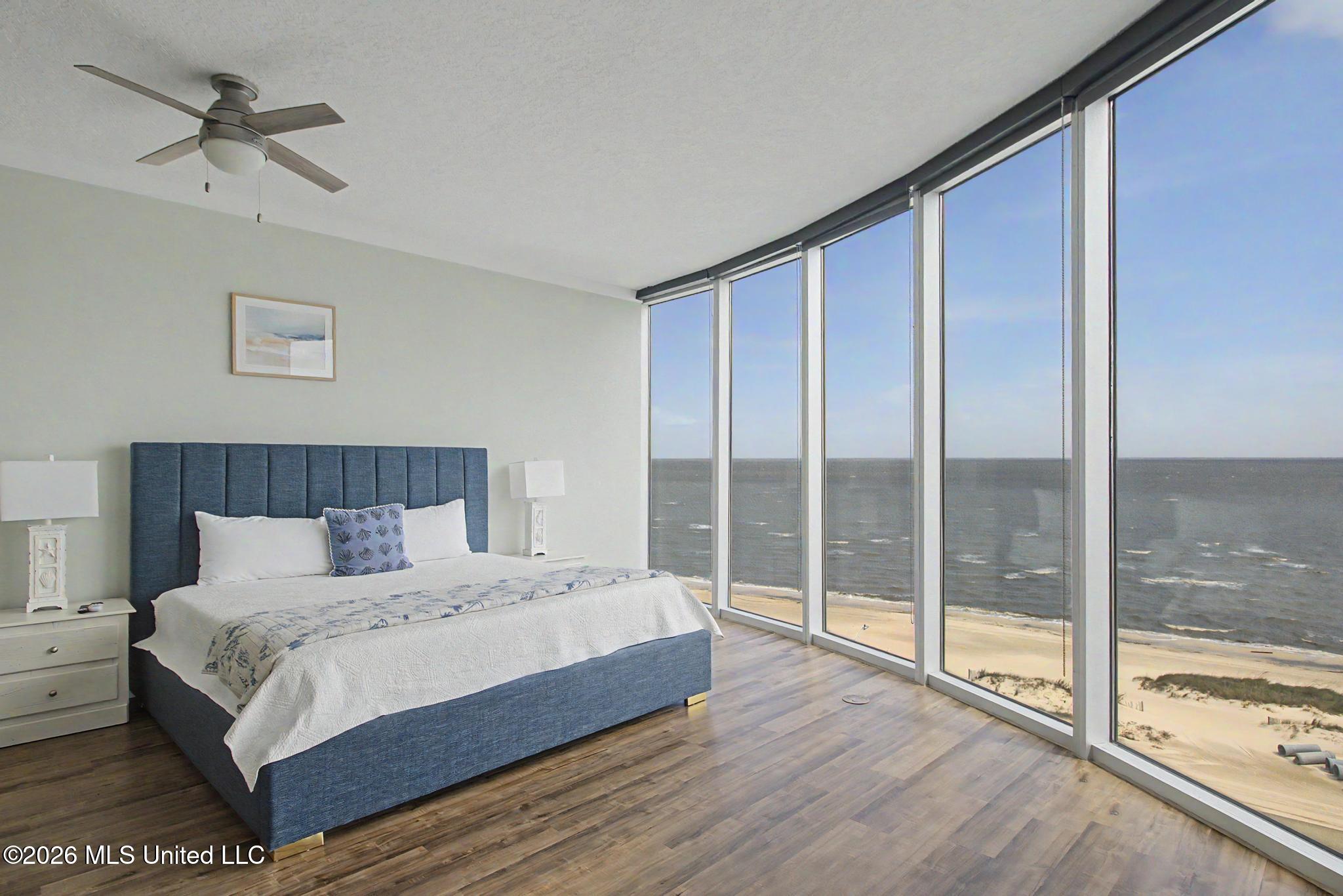 2060 Beach Boulevard Property Photo 15