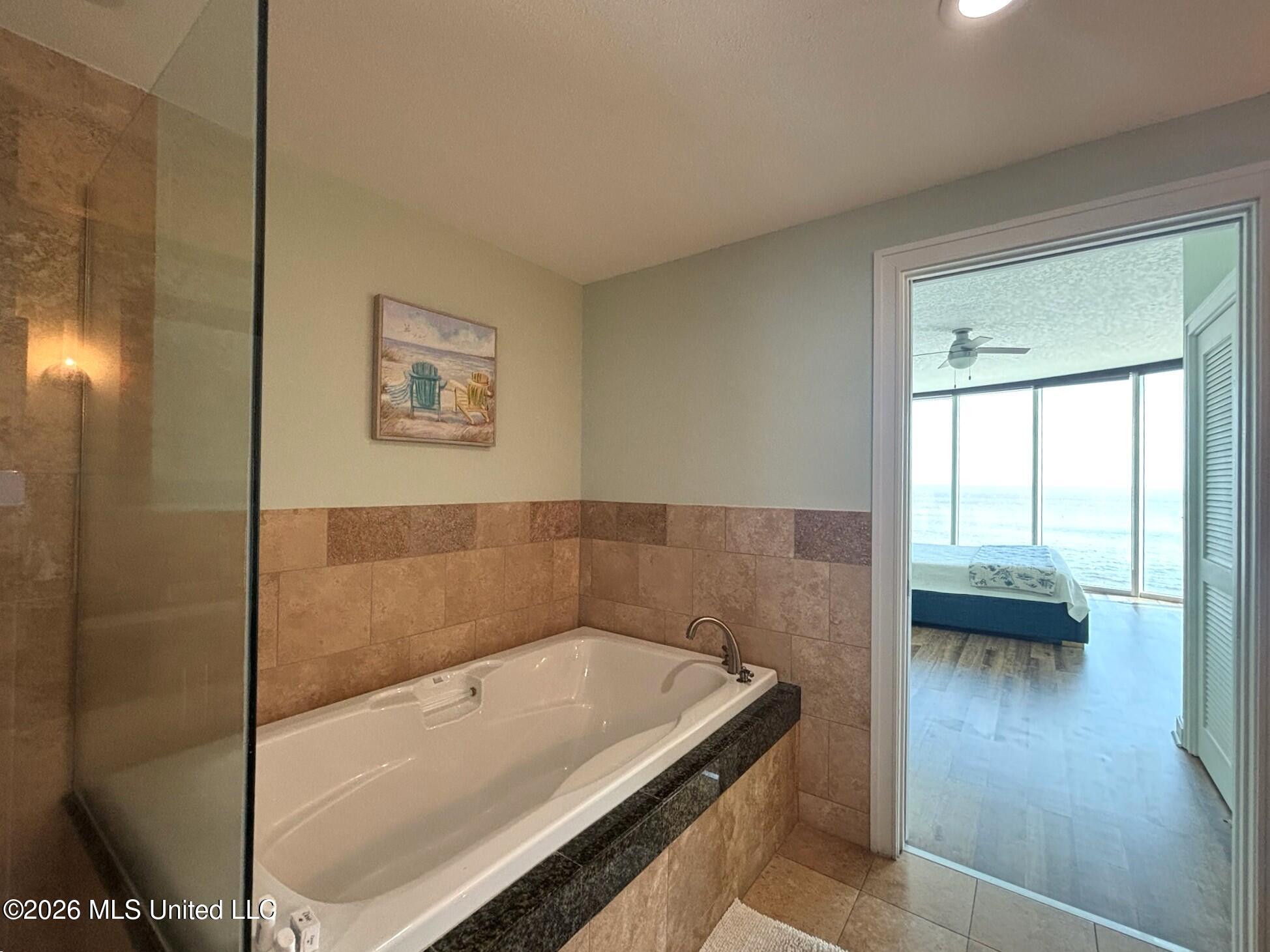 2060 Beach Boulevard Property Photo 18