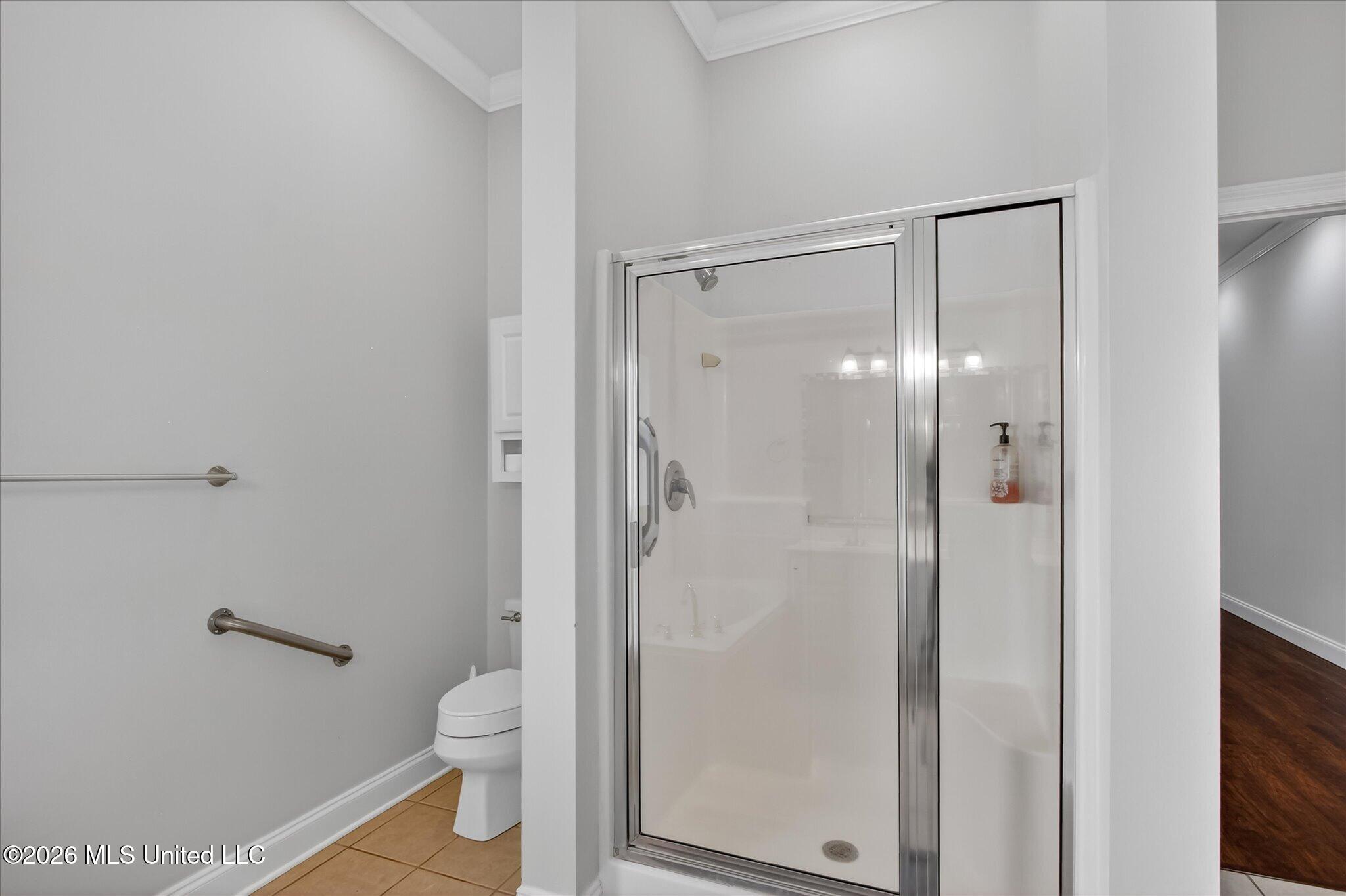 6410 Iona Street Property Photo 17