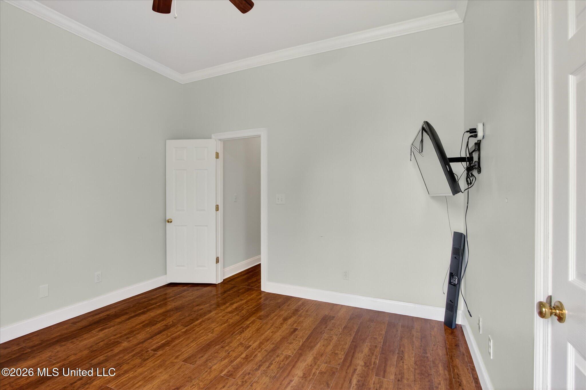 6410 Iona Street Property Photo 20
