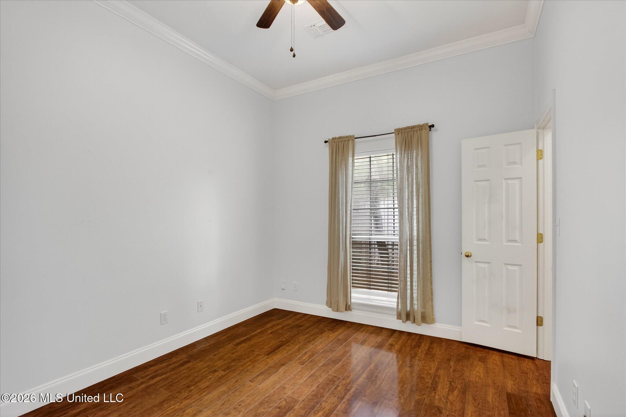 6410 Iona Street Property Photo 21