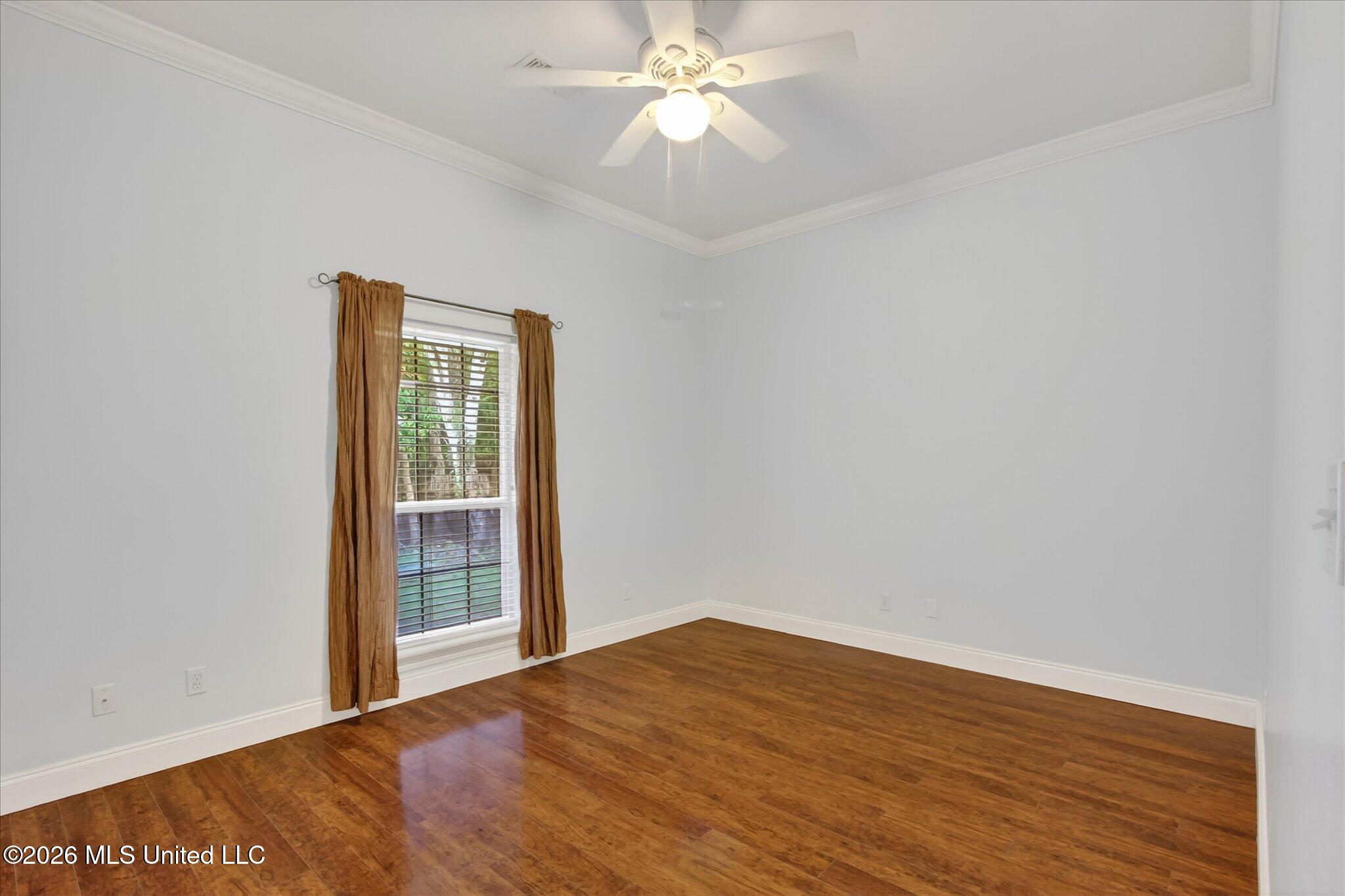 6410 Iona Street Property Photo 23