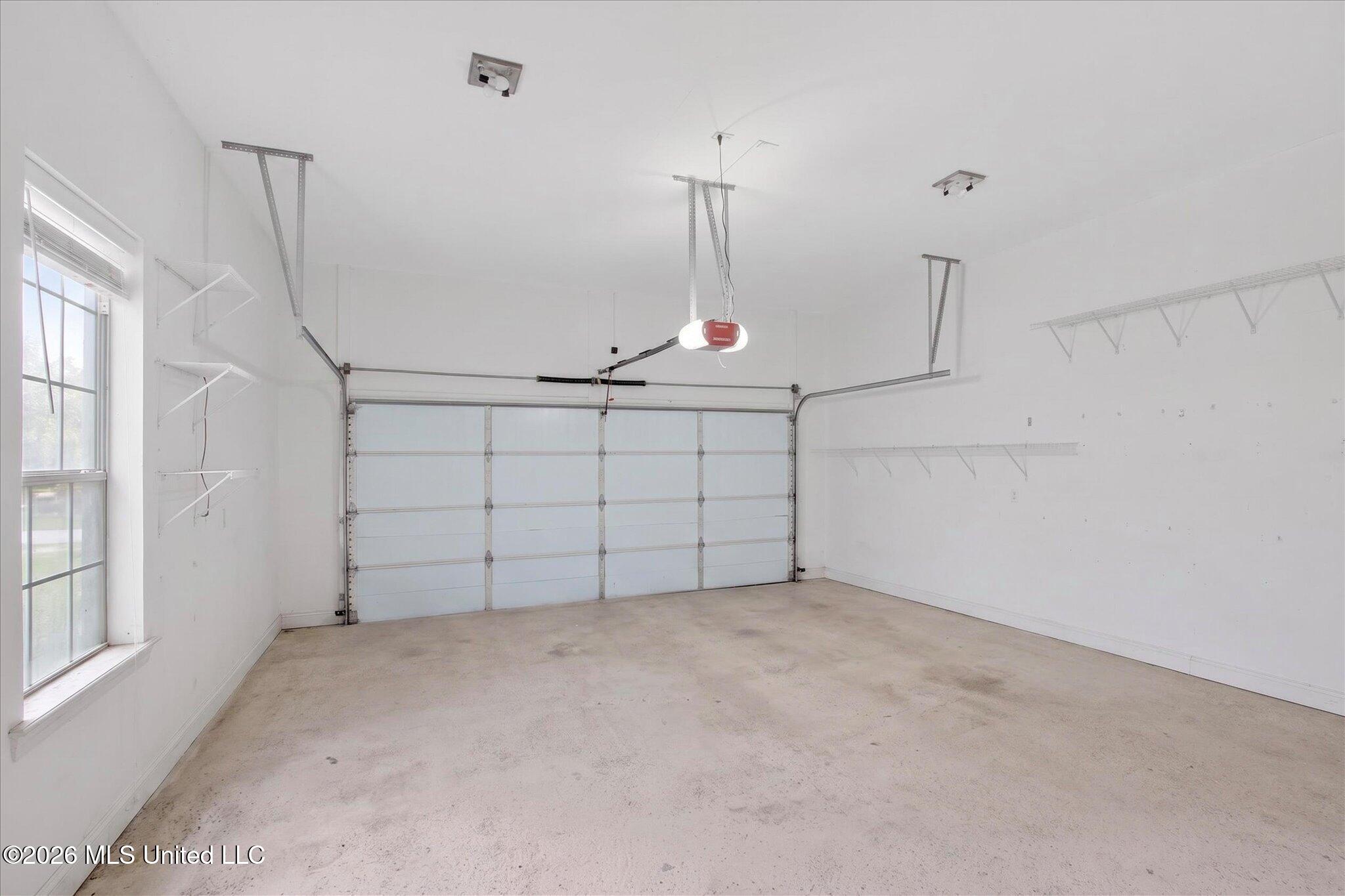 6410 Iona Street Property Photo 26