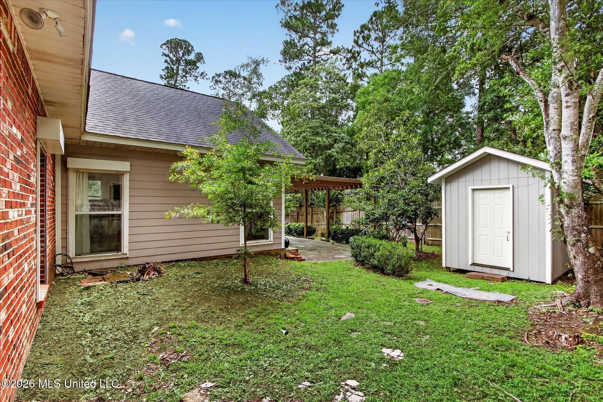 6410 Iona Street Property Photo 27
