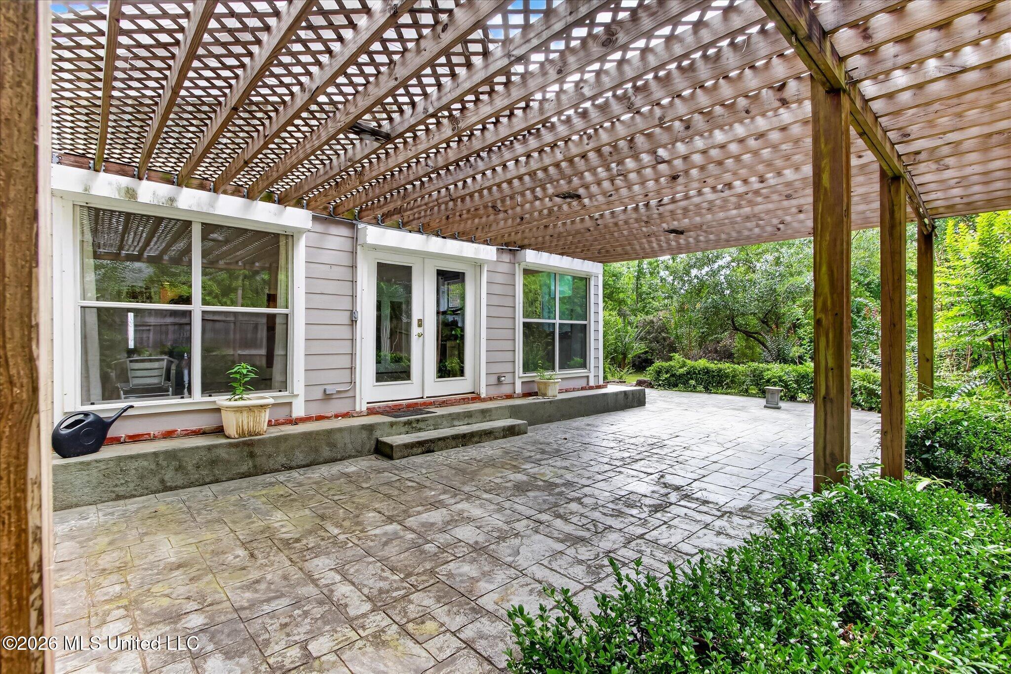 6410 Iona Street Property Photo 28