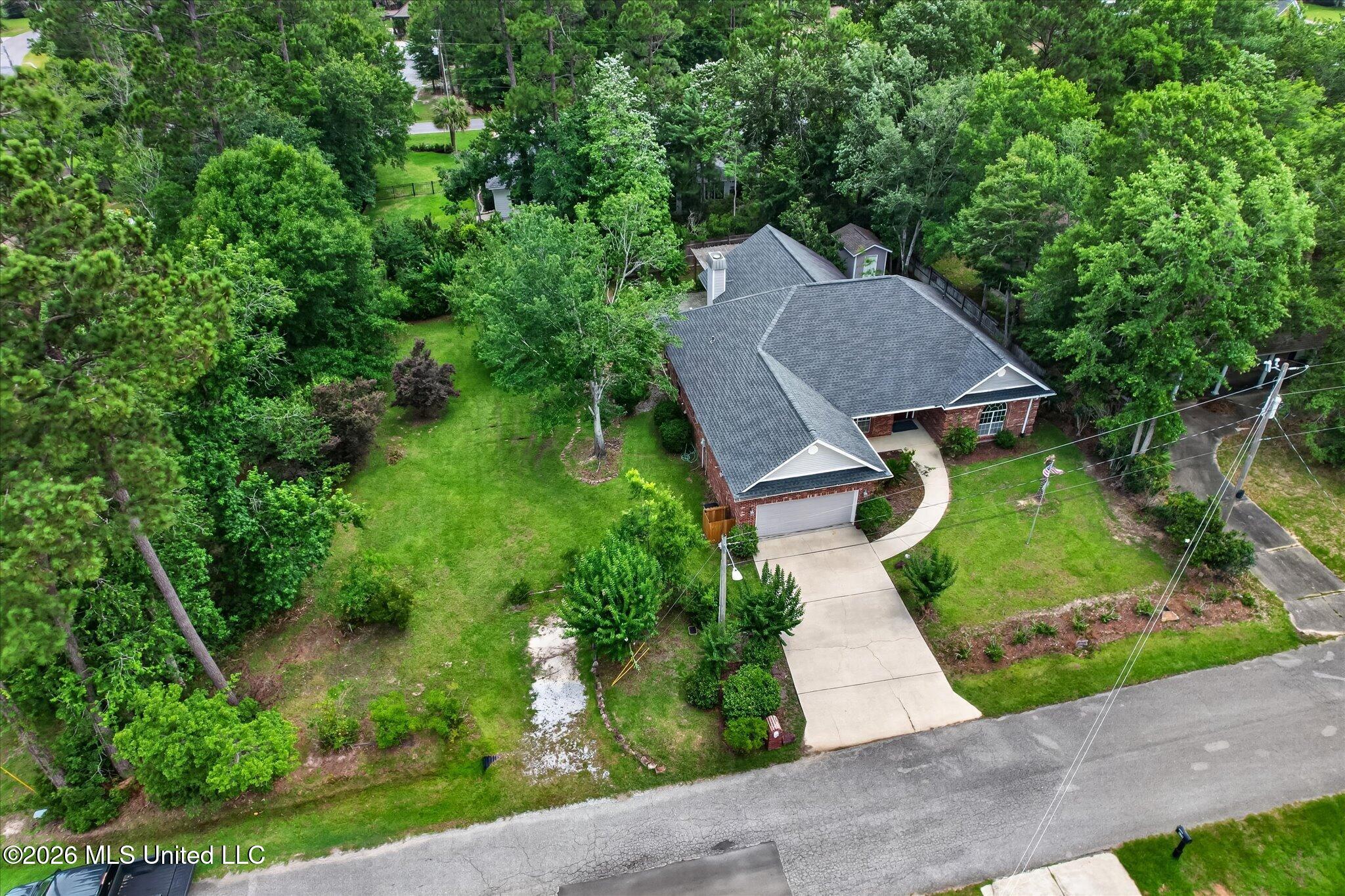 6410 Iona Street Property Photo 31