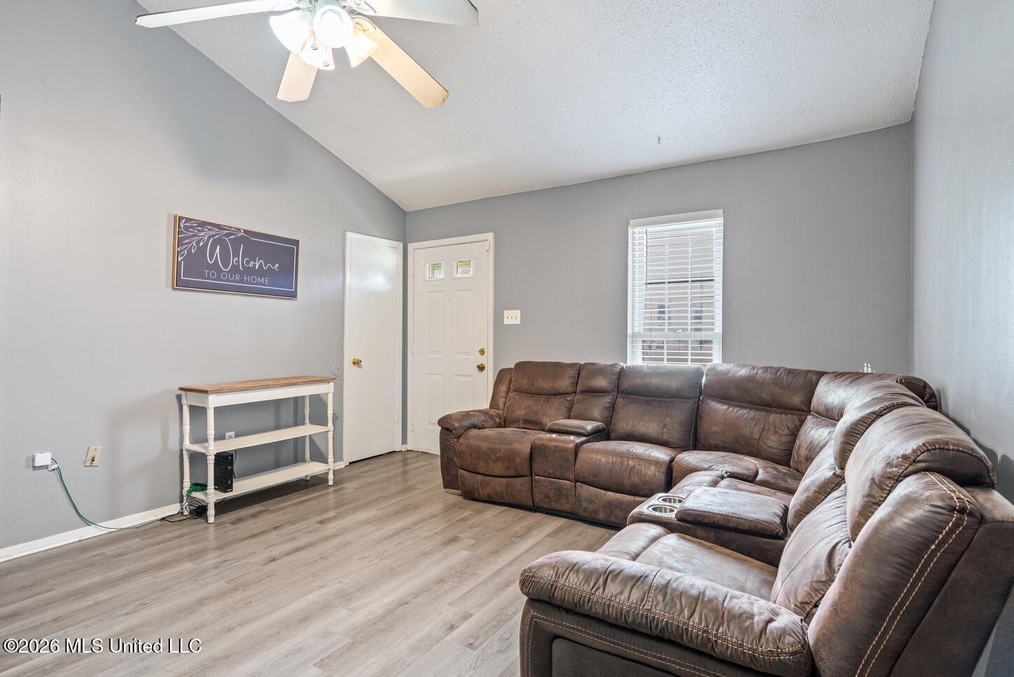3880 Ivanhoe Drive Property Photo 6