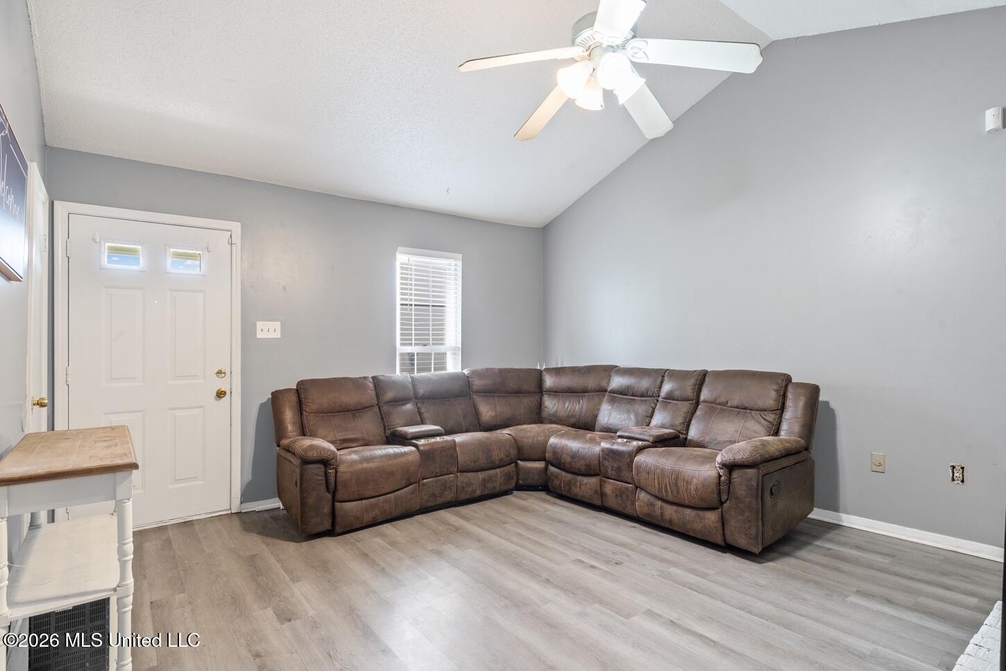 3880 Ivanhoe Drive Property Photo 7