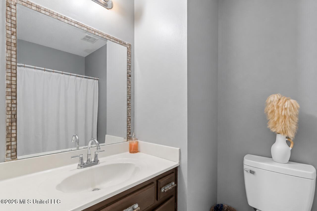 3880 Ivanhoe Drive Property Photo 11