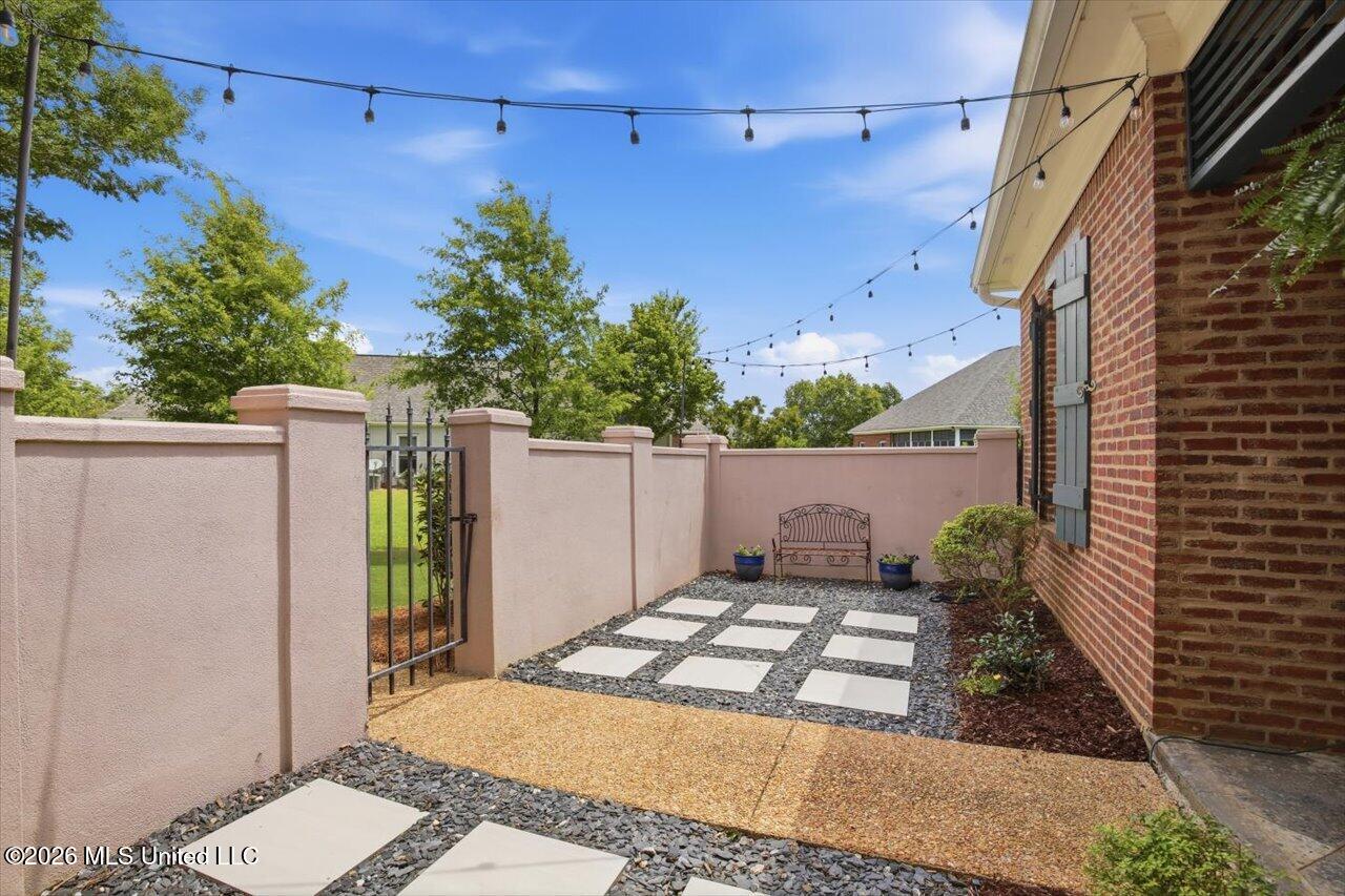 115 Camden Court Property Photo 7