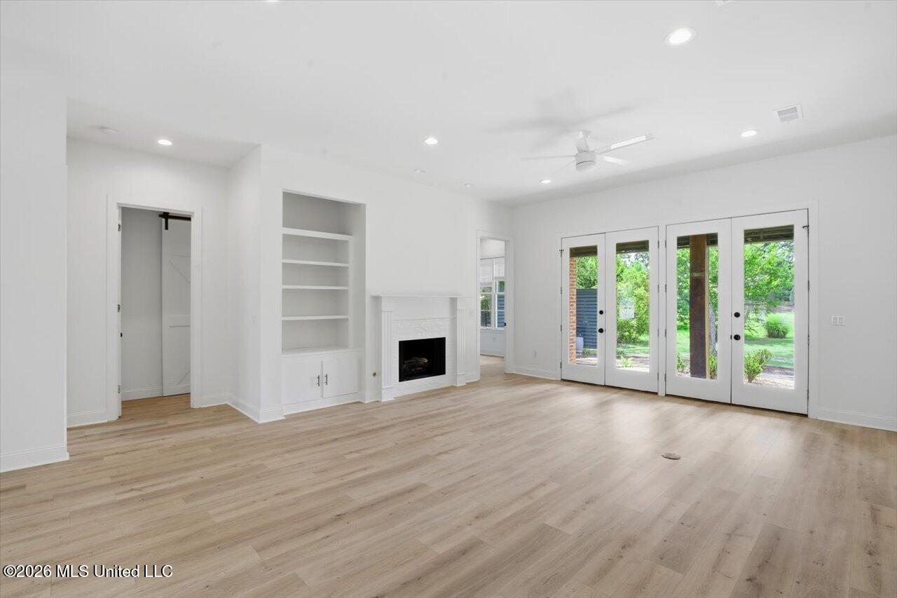115 Camden Court Property Photo 10