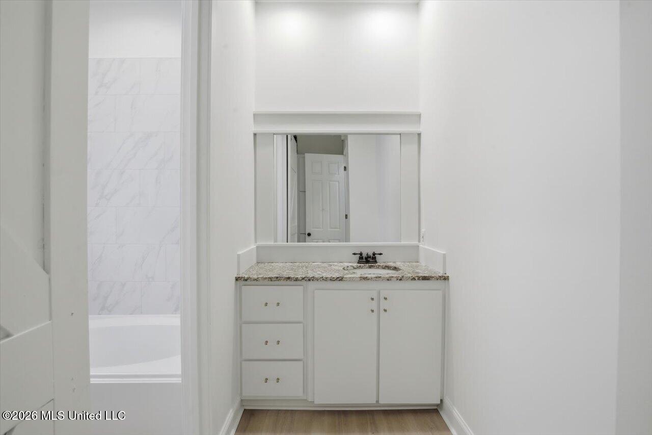 115 Camden Court Property Photo 31