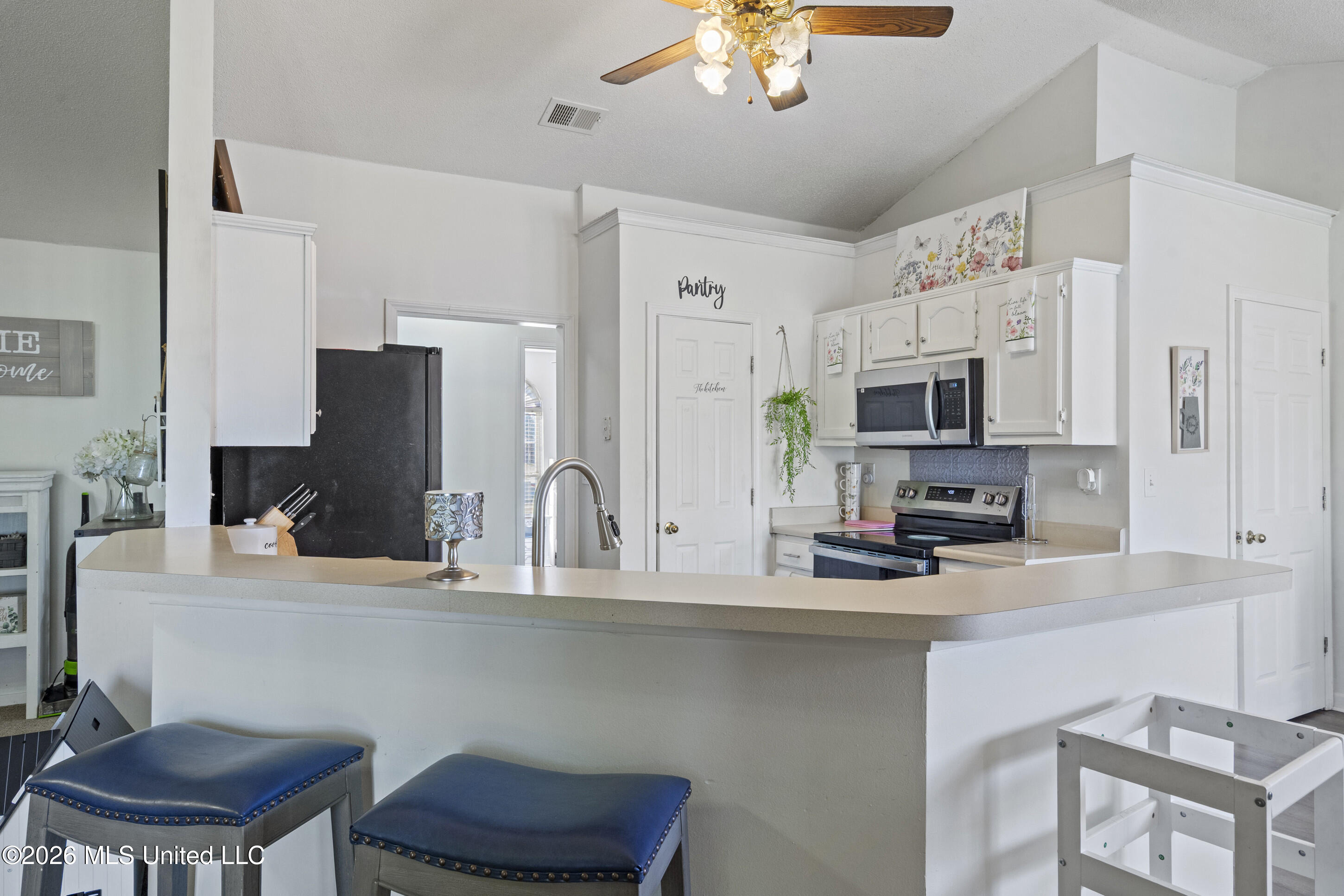 9022 Belmont Drive Property Photo 11