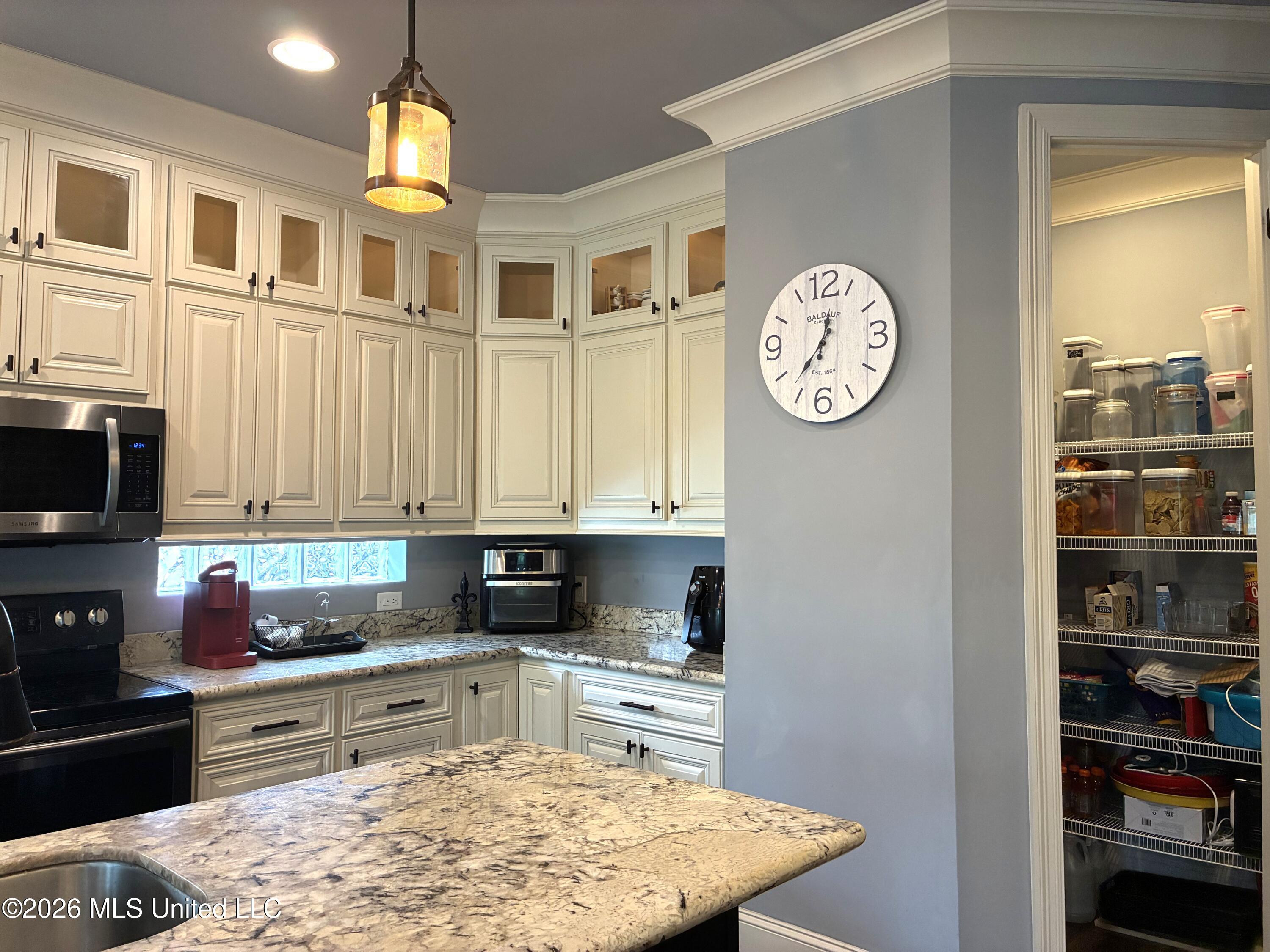7444 Turnberry Drive Property Photo 10