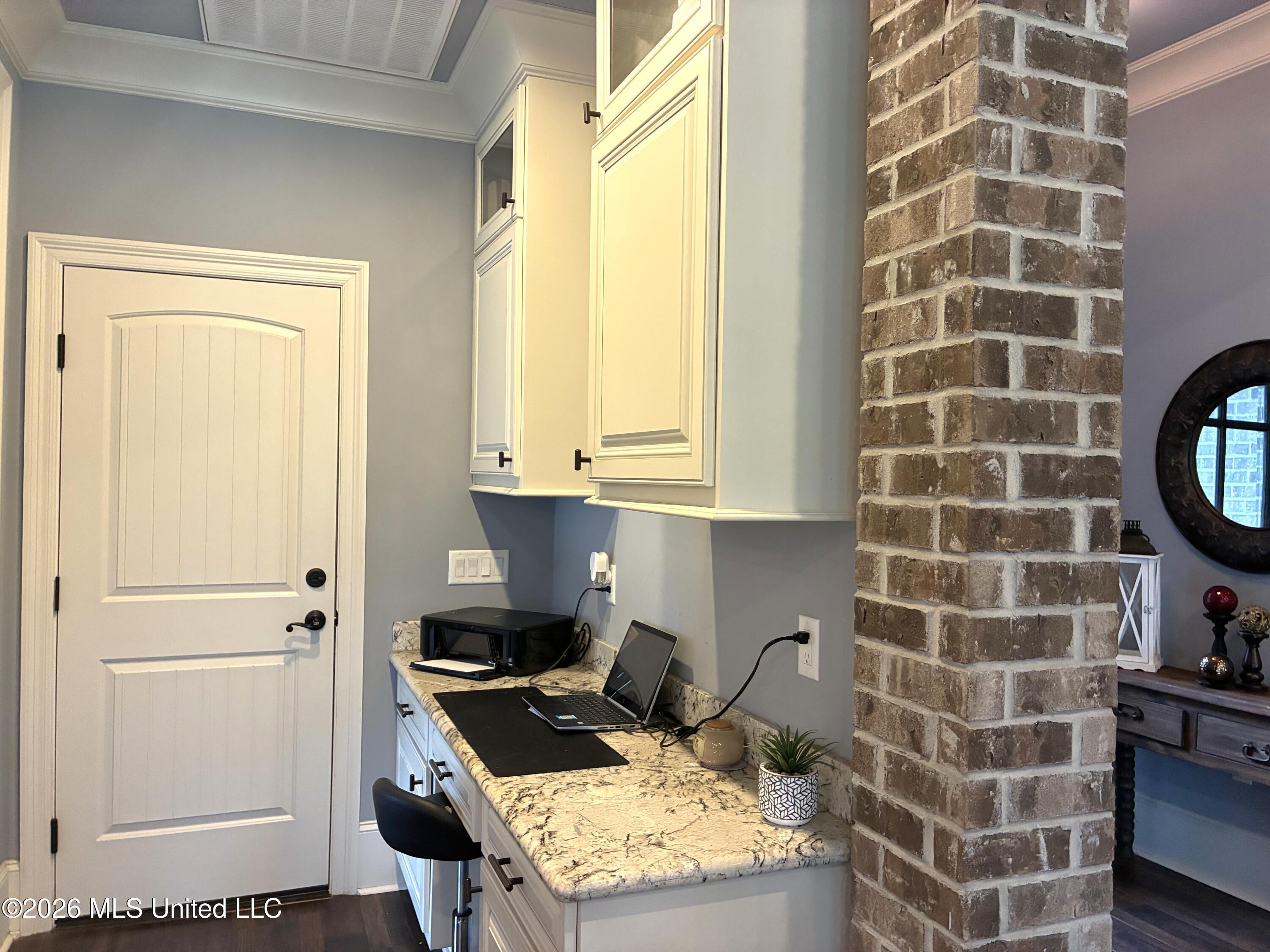 7444 Turnberry Drive Property Photo 12