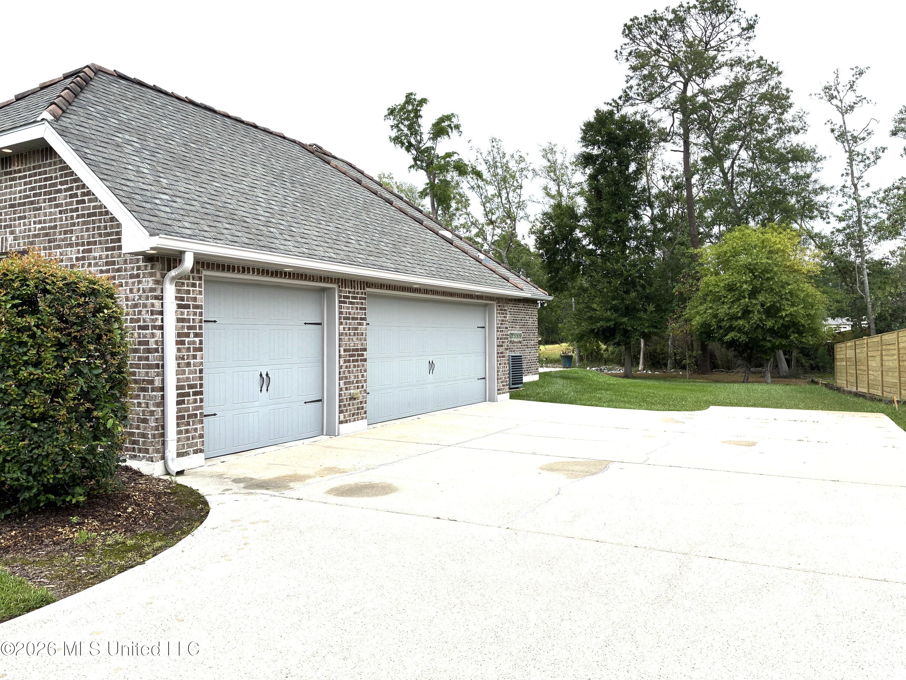 7444 Turnberry Drive Property Photo 27
