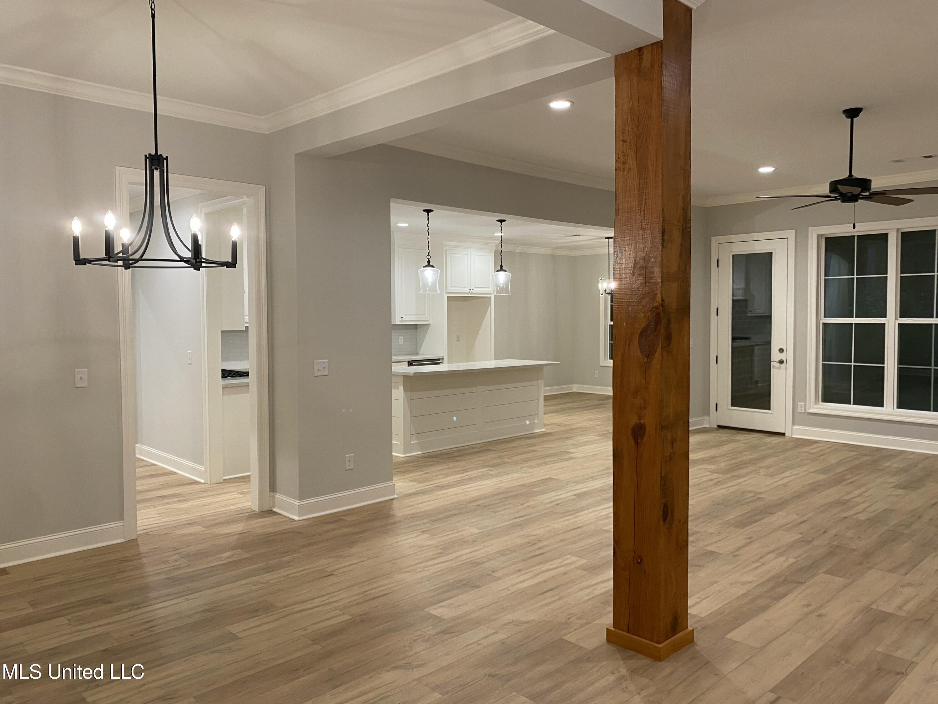 127 Salus Bend Property Photo 3