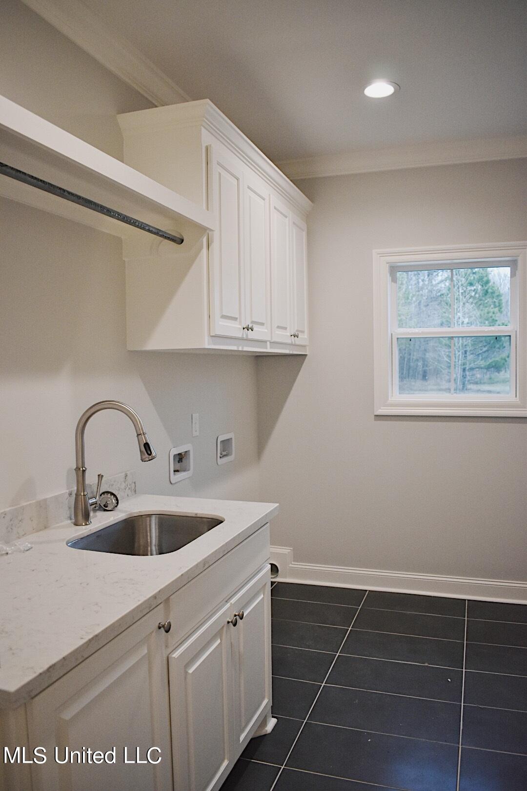 127 Salus Bend Property Photo 7