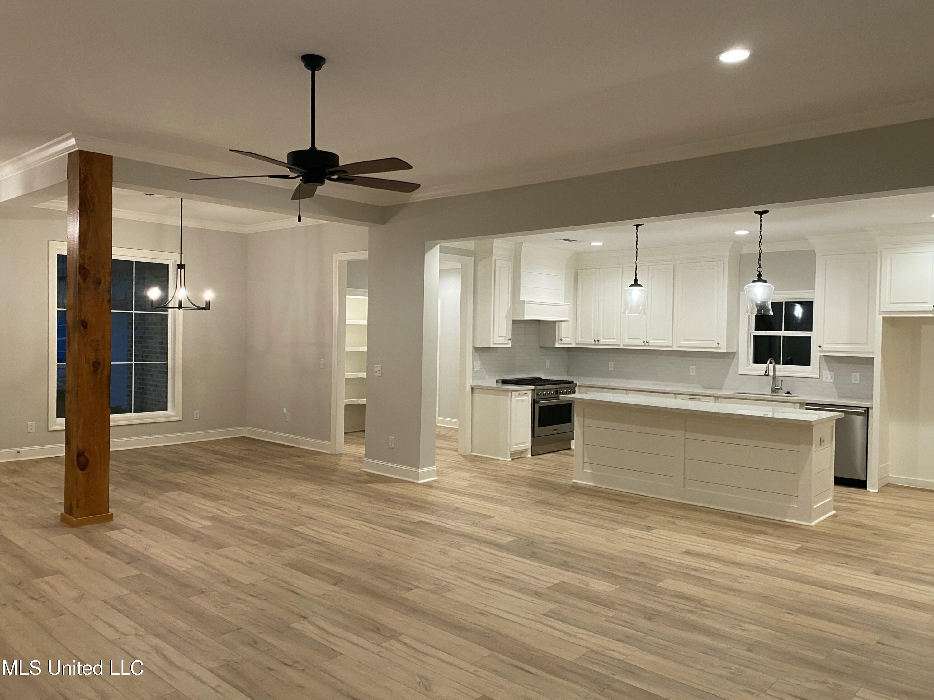 127 Salus Bend Property Photo 14