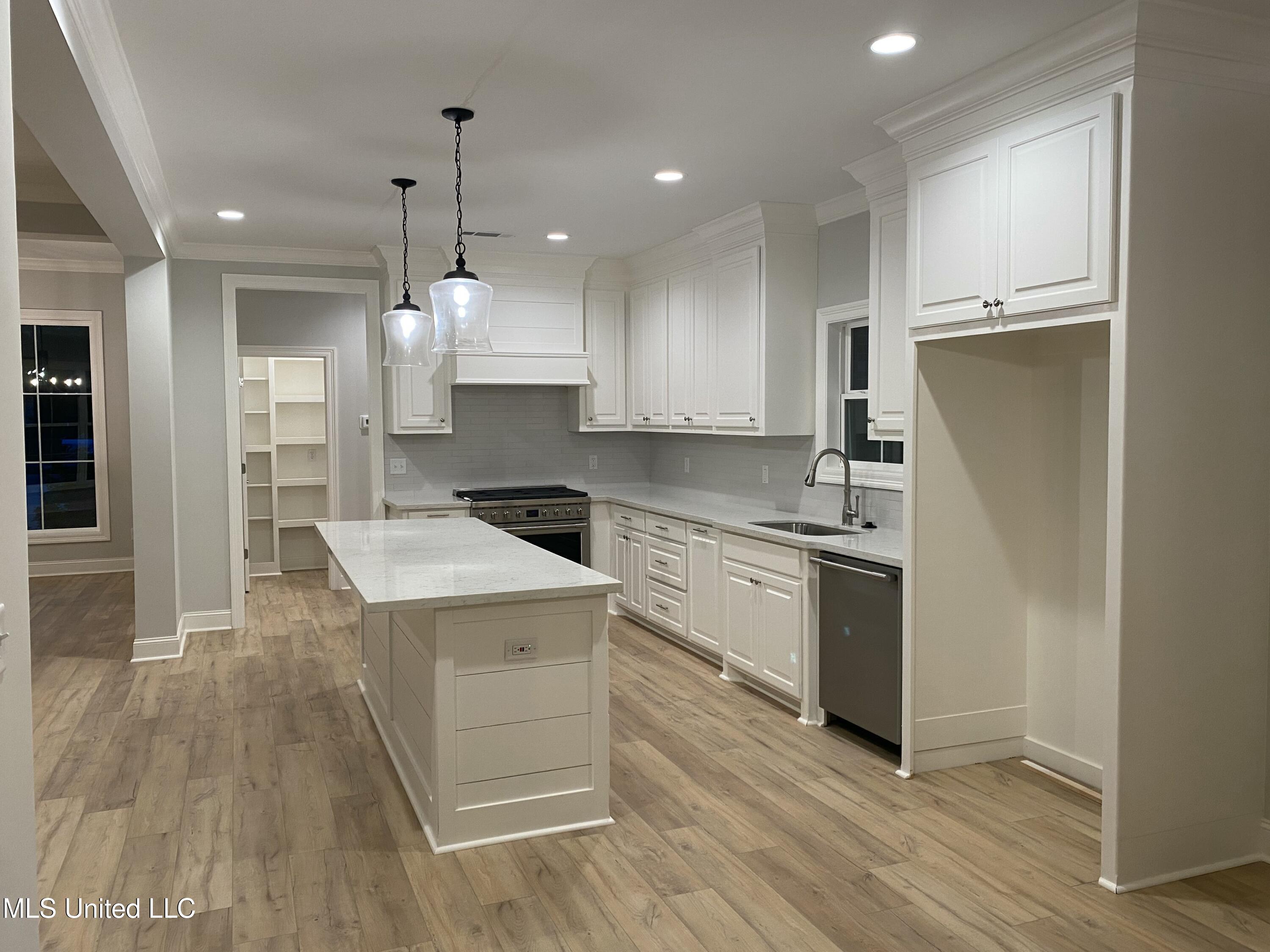 127 Salus Bend Property Photo 16