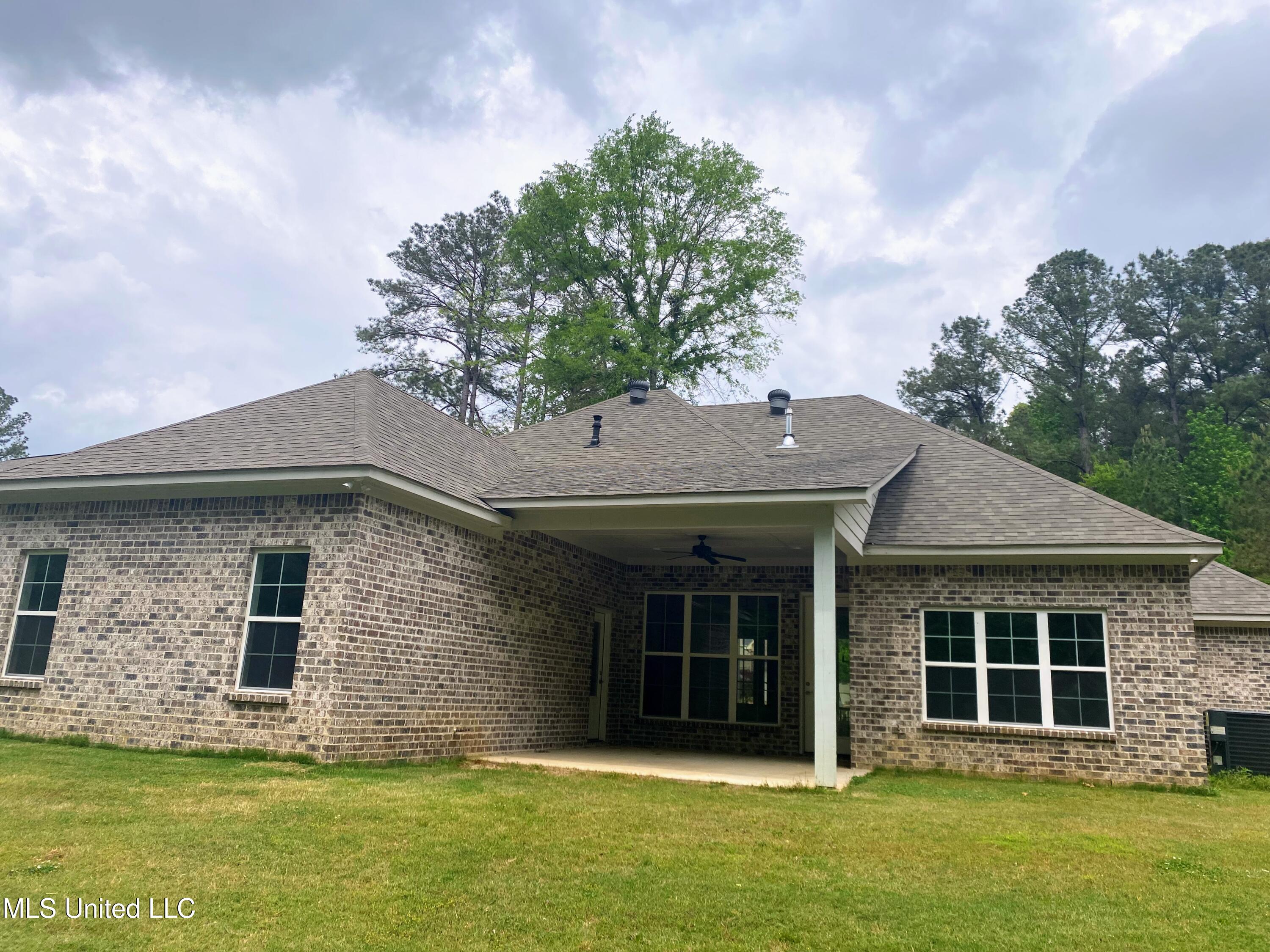 127 Salus Bend Property Photo 23
