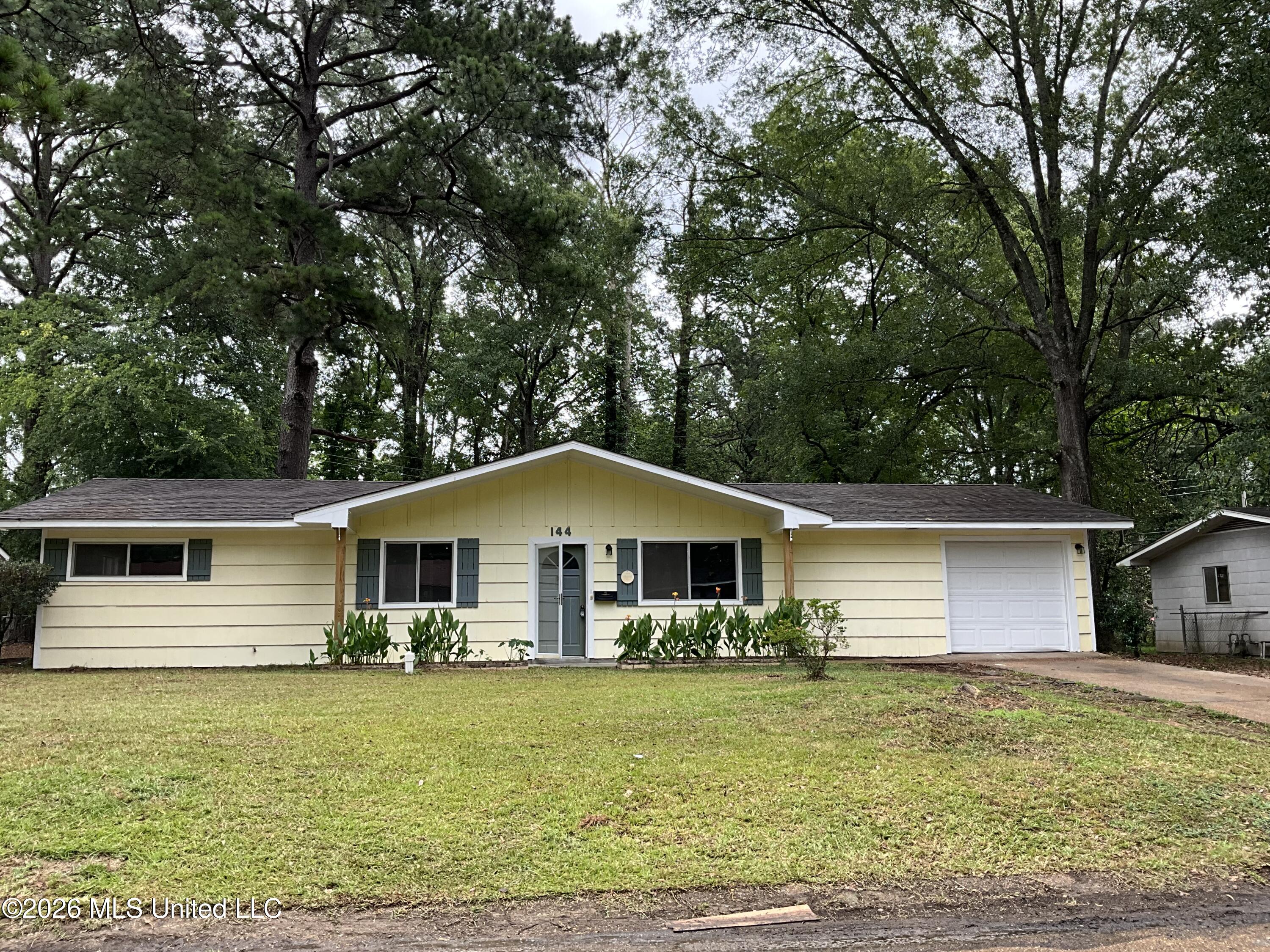 144 Glenside Drive Property Photo 3