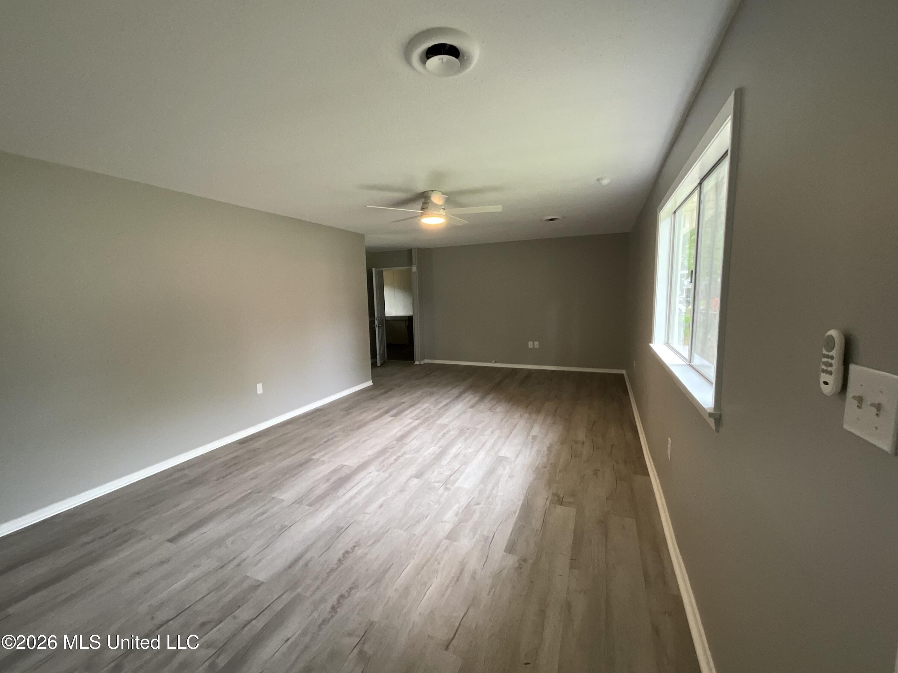 144 Glenside Drive Property Photo 5