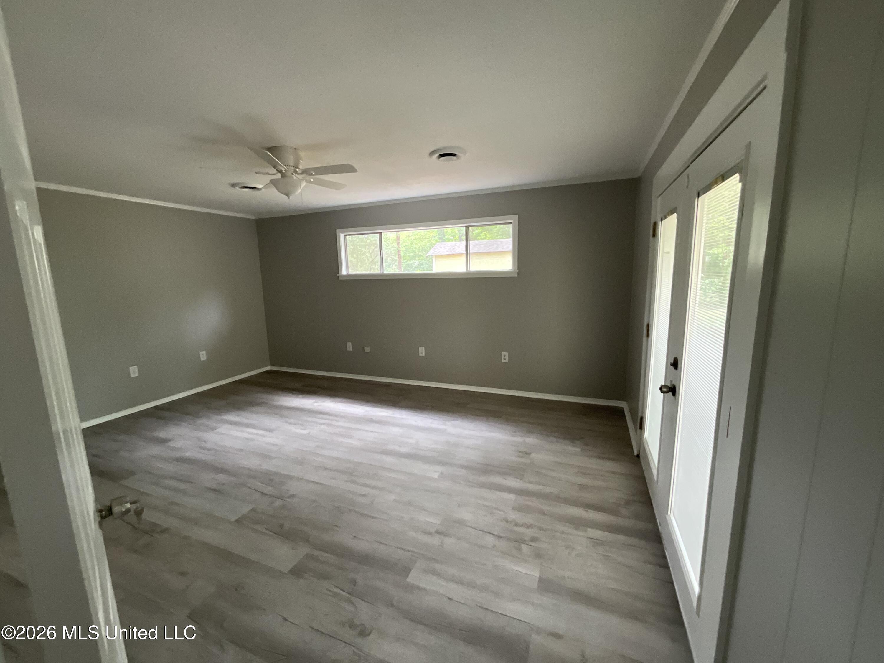 144 Glenside Drive Property Photo 8