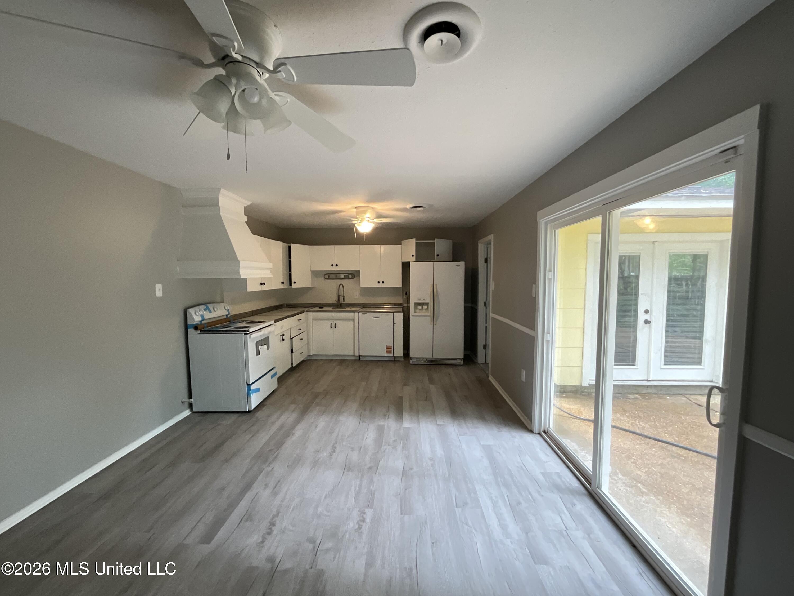 144 Glenside Drive Property Photo 14