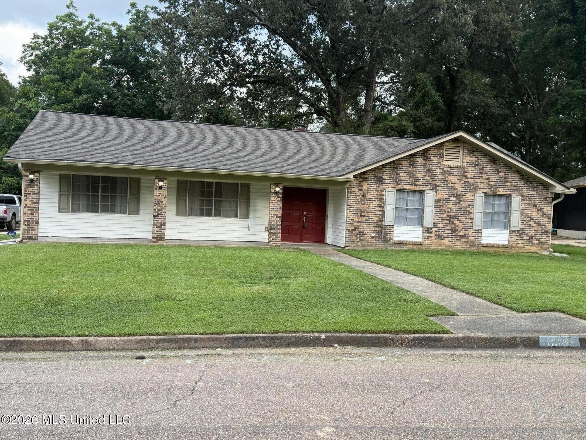 1206 Dartmoor Drive Property Photo 5
