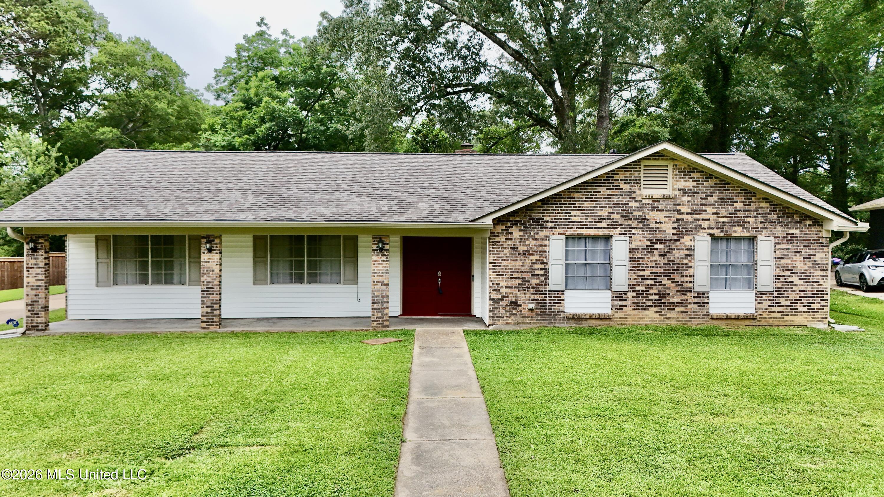 1206 Dartmoor Drive Property Photo 6