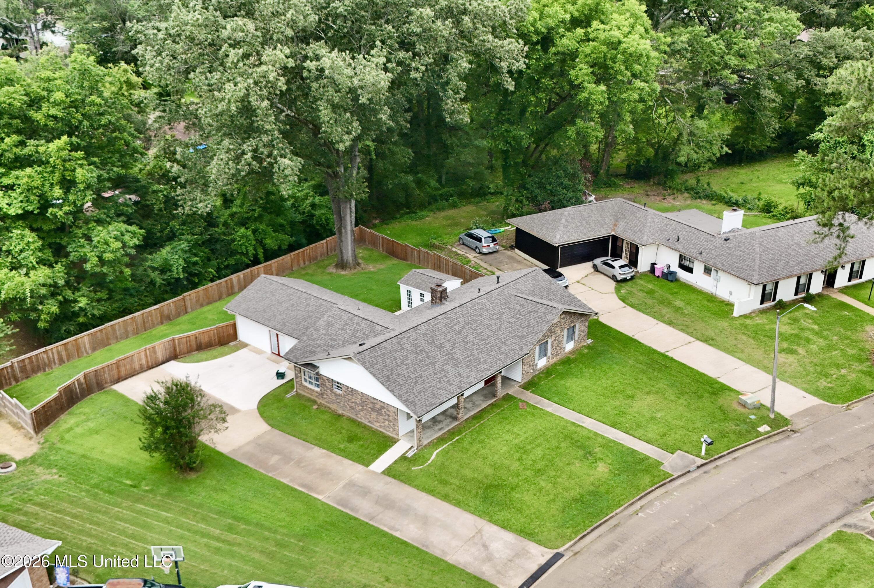 1206 Dartmoor Drive Property Photo 11