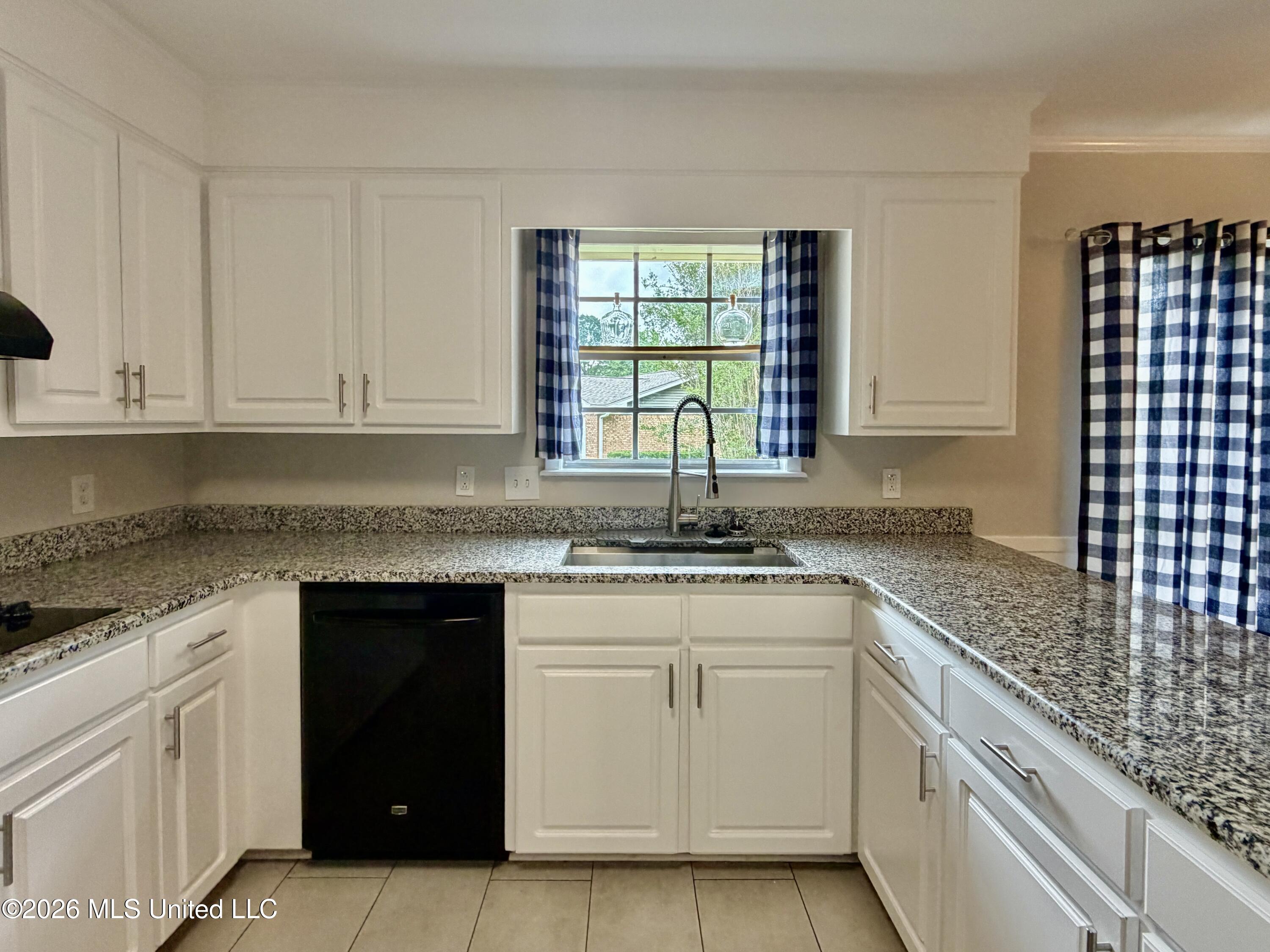 1206 Dartmoor Drive Property Photo 16