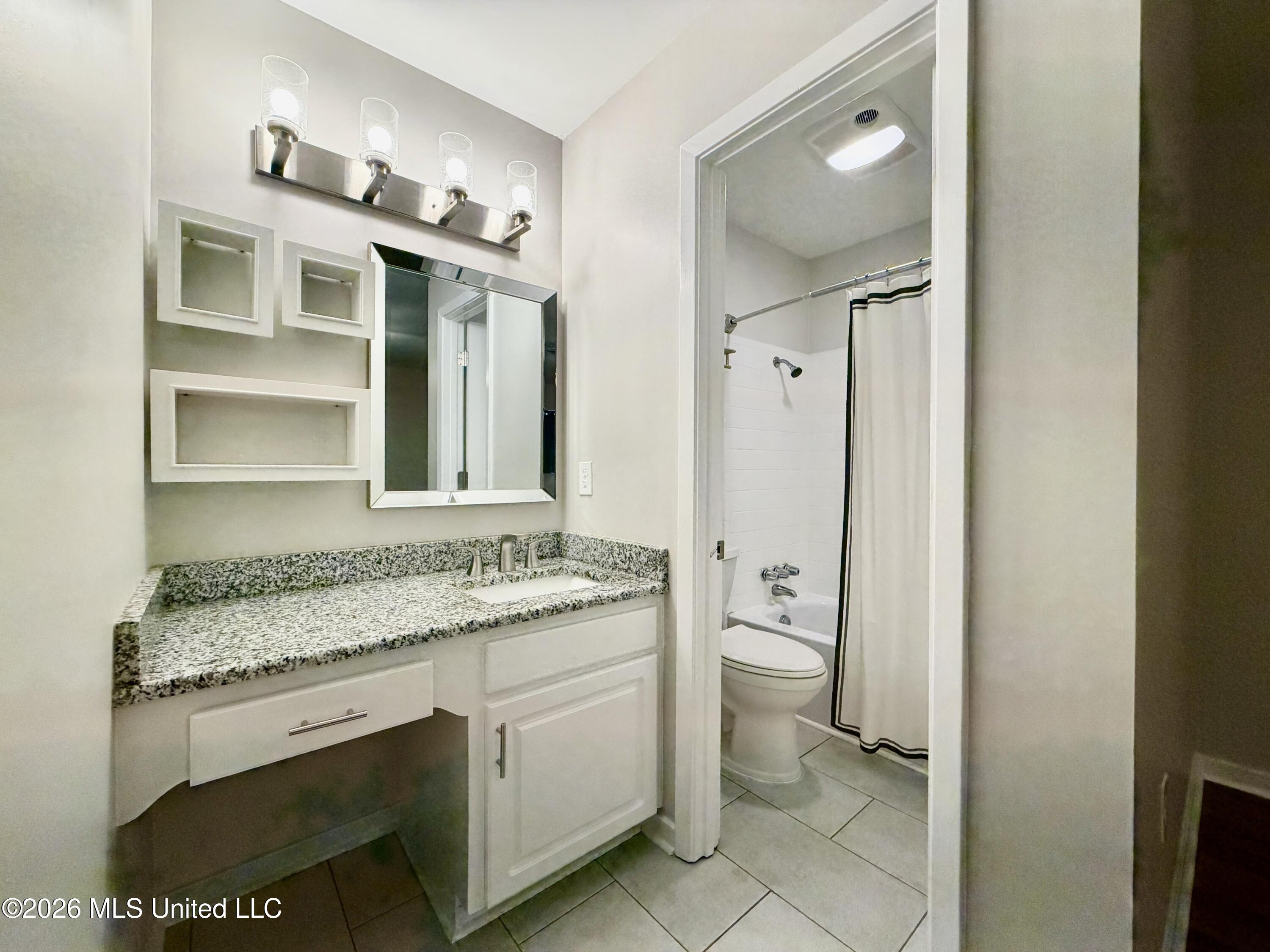 1206 Dartmoor Drive Property Photo 29