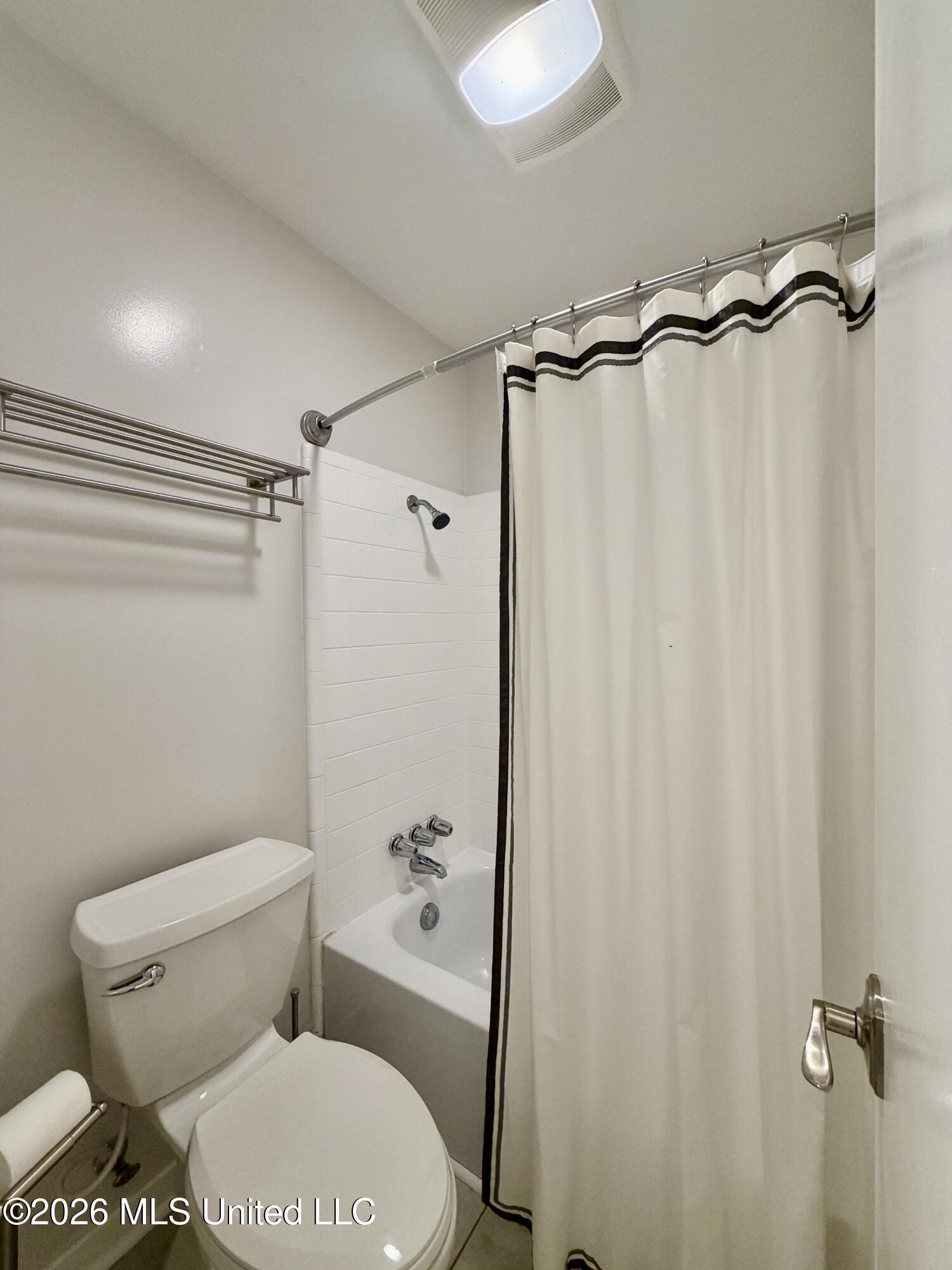 1206 Dartmoor Drive Property Photo 32