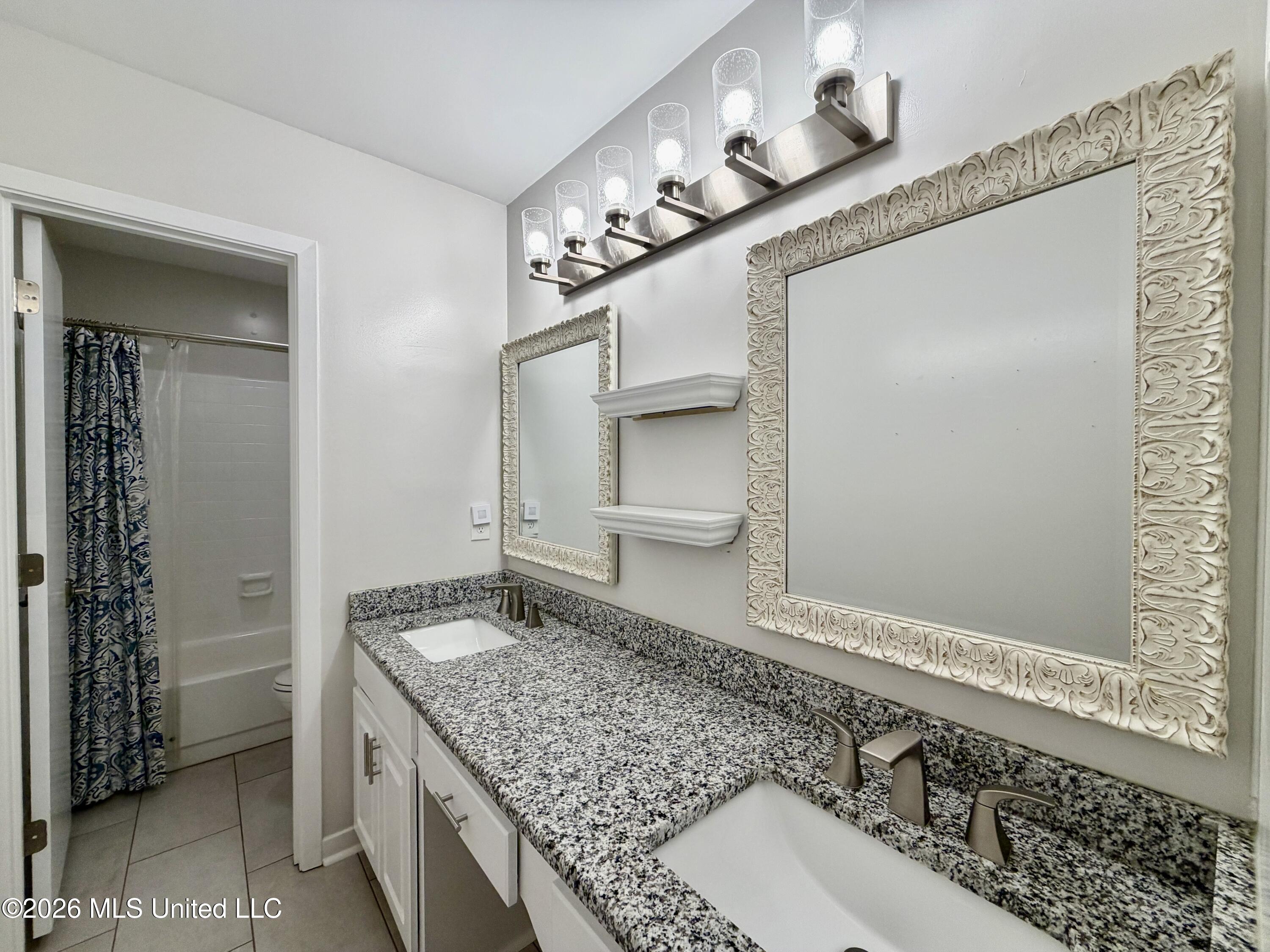 1206 Dartmoor Drive Property Photo 33