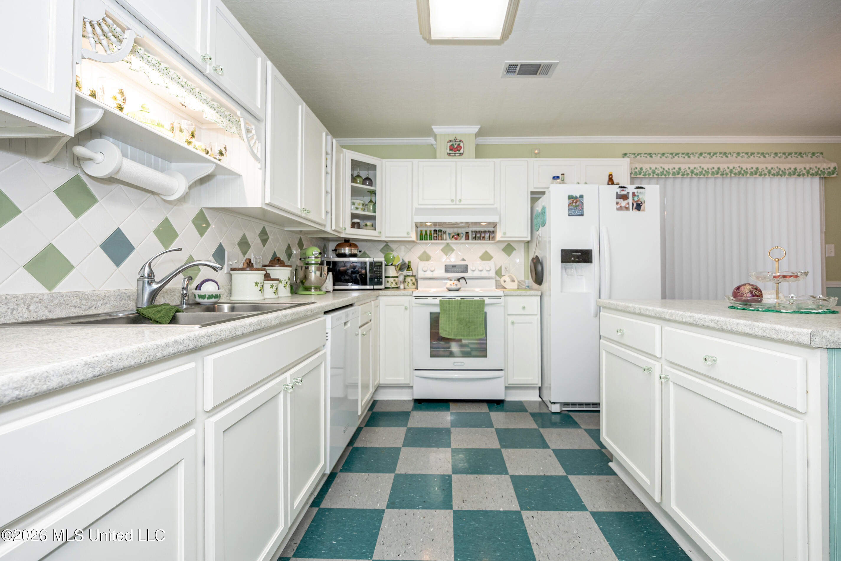 1 40th Street Property Photo 8