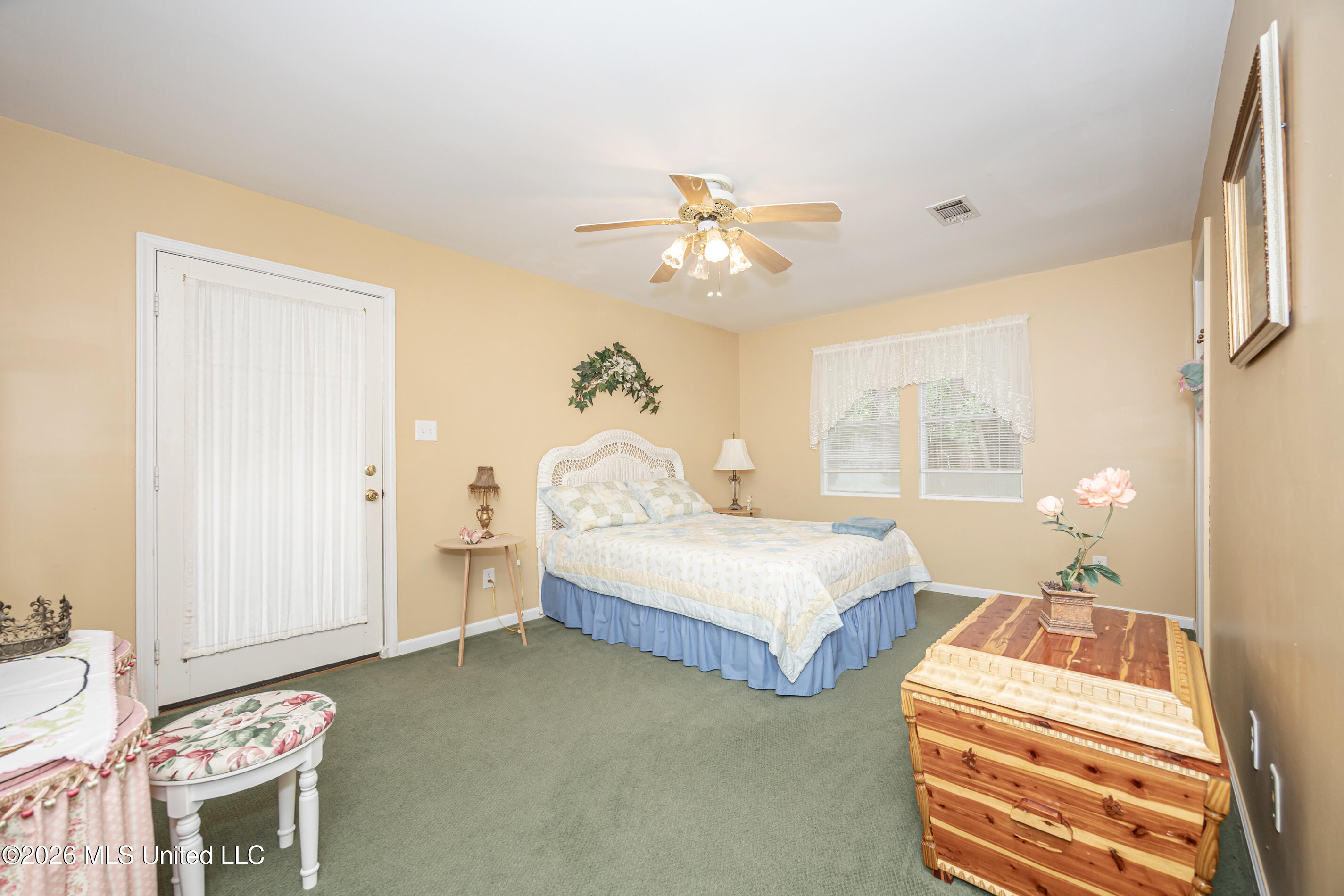 1 40th Street Property Photo 30